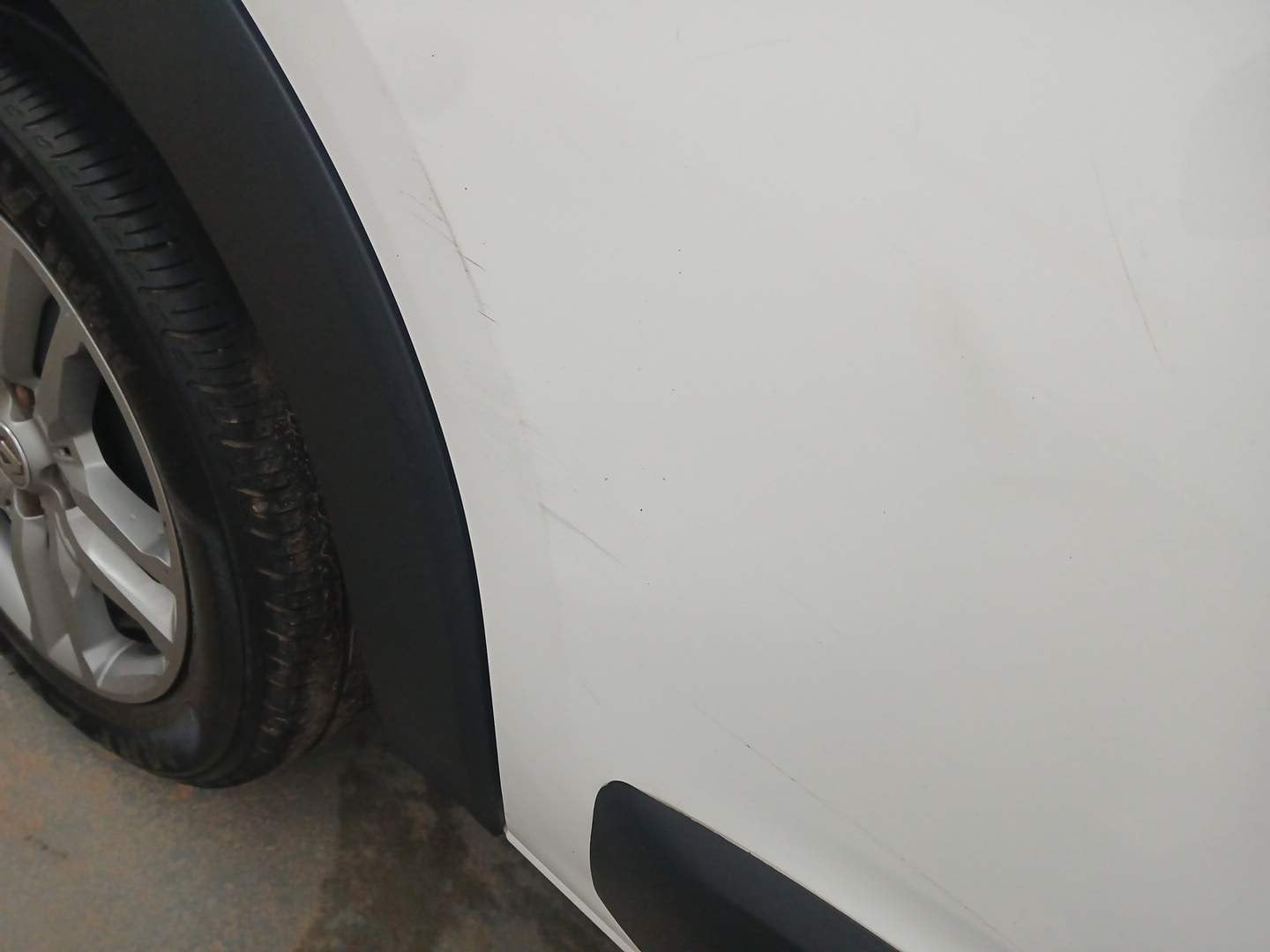 Used 2022 Renault Triber RXZ Petrol Manual dents MINOR SCRATCH