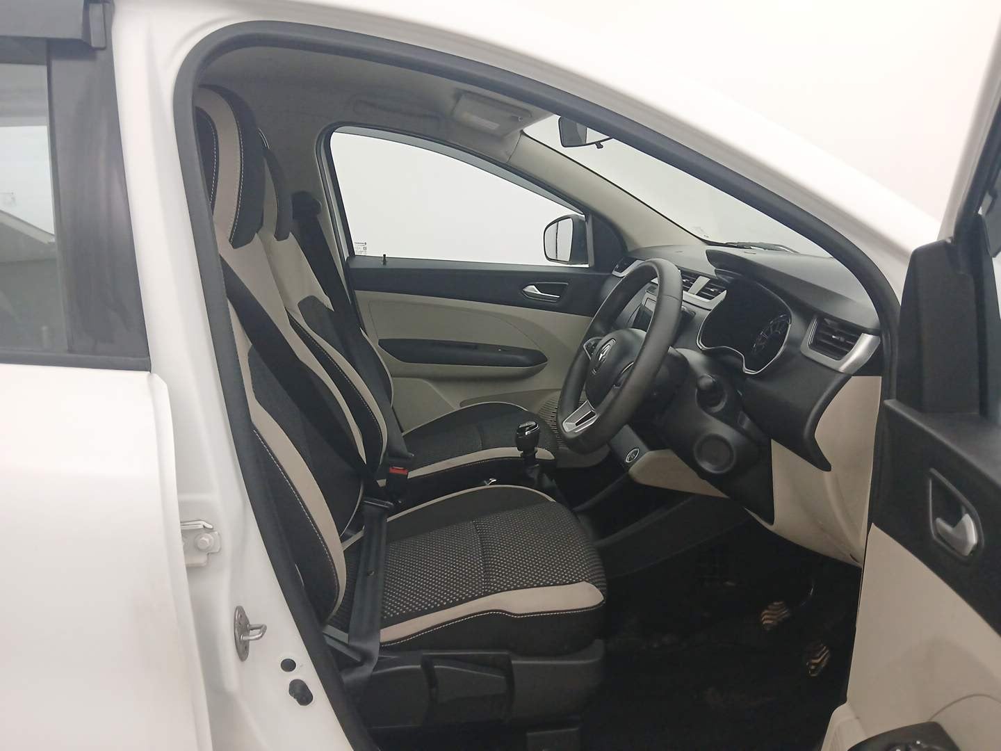 Used 2022 Renault Triber RXZ Petrol Manual interior RIGHT SIDE FRONT DOOR CABIN VIEW