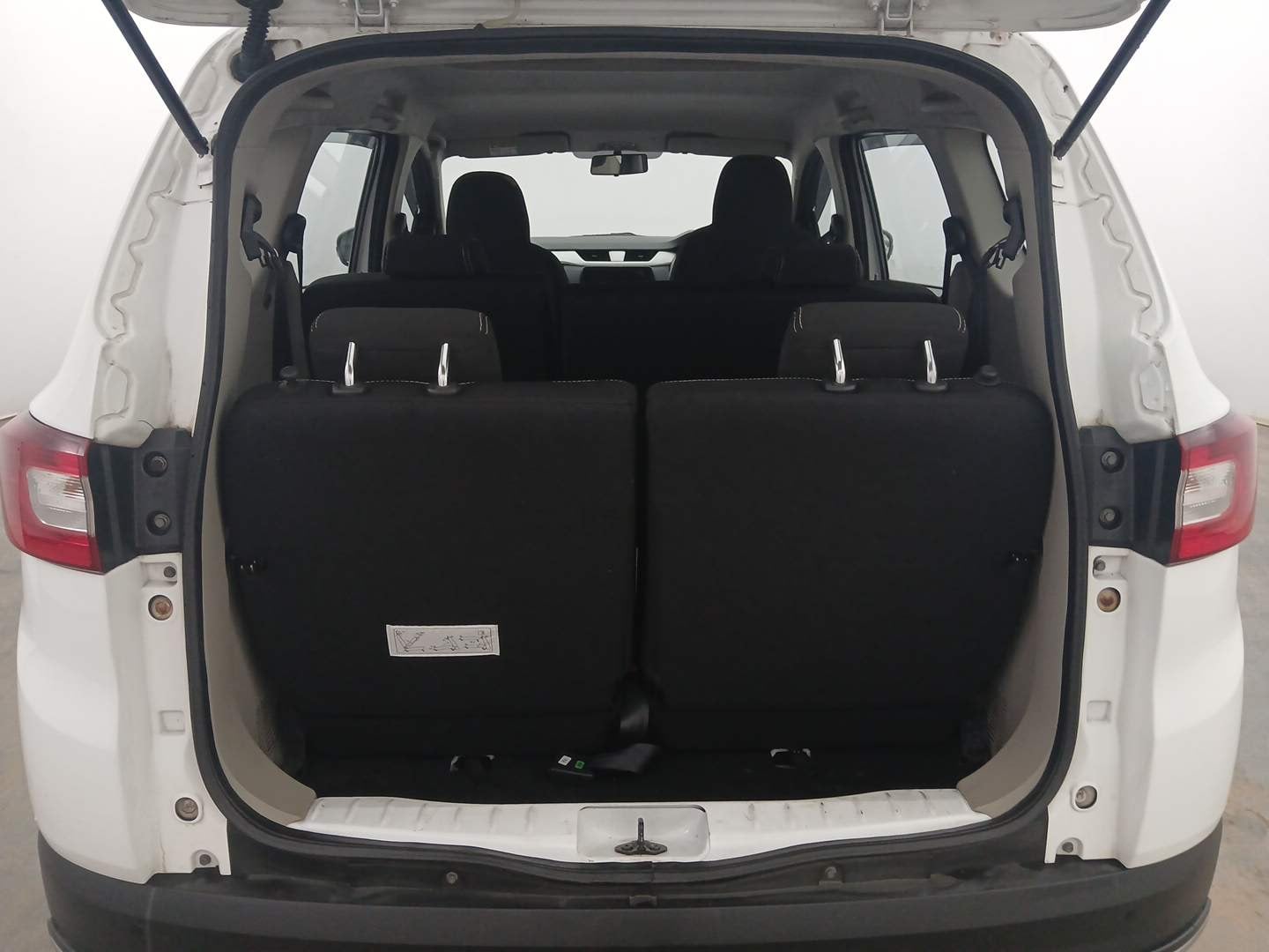 Used 2022 Renault Triber RXZ Petrol Manual interior DICKY INSIDE VIEW