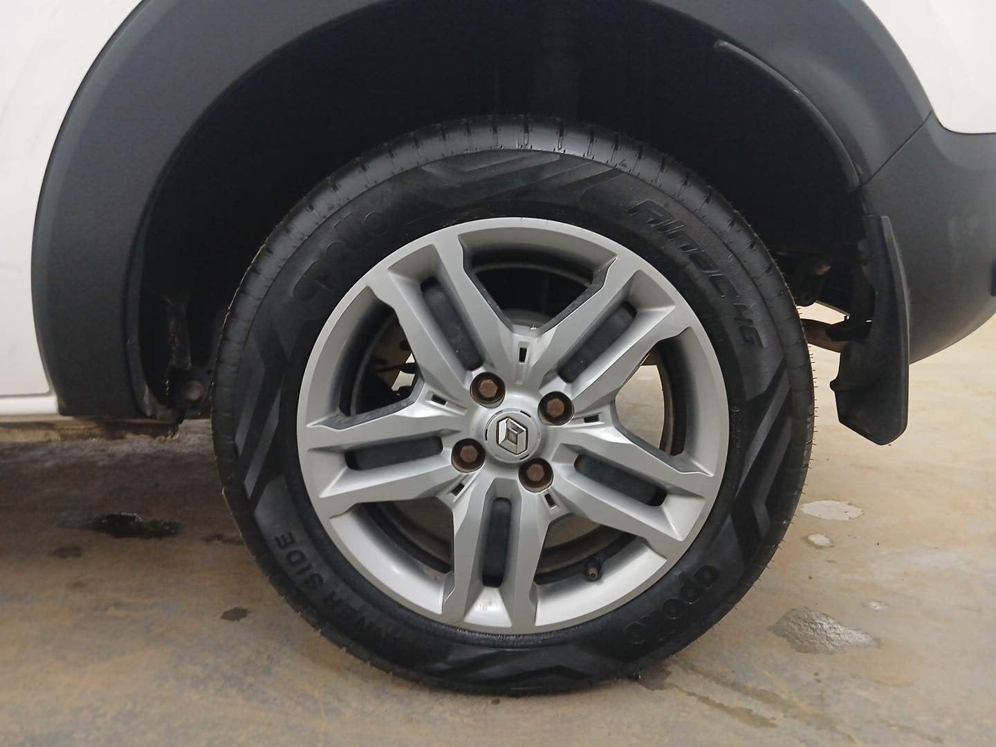Used 2022 Renault Triber RXZ Petrol Manual tyres LEFT REAR TYRE RIM VIEW