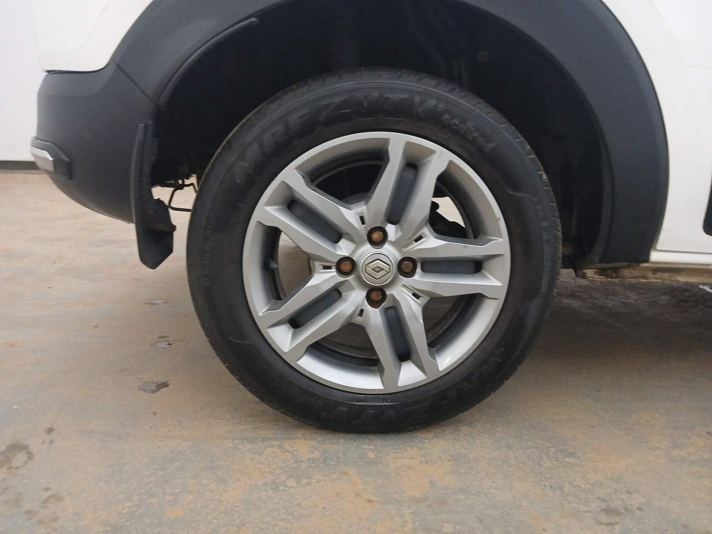 Used 2022 Renault Triber RXZ Petrol Manual tyres RIGHT REAR TYRE RIM VIEW