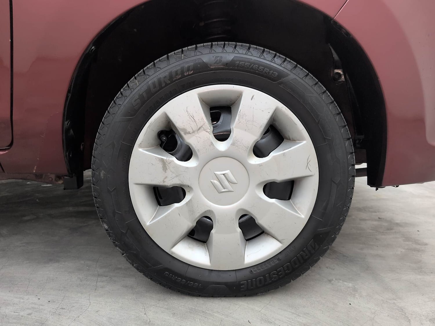 Used 2017 Maruti Suzuki Alto K10 VXi Petrol Manual tyres RIGHT FRONT TYRE RIM VIEW