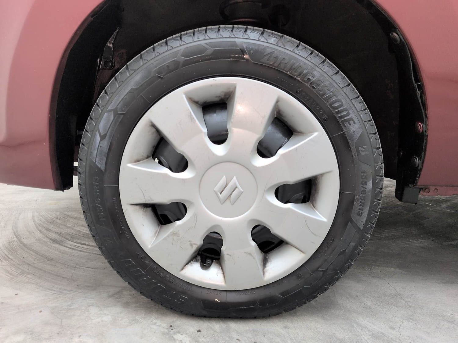 Used 2017 Maruti Suzuki Alto K10 VXi Petrol Manual tyres LEFT FRONT TYRE RIM VIEW