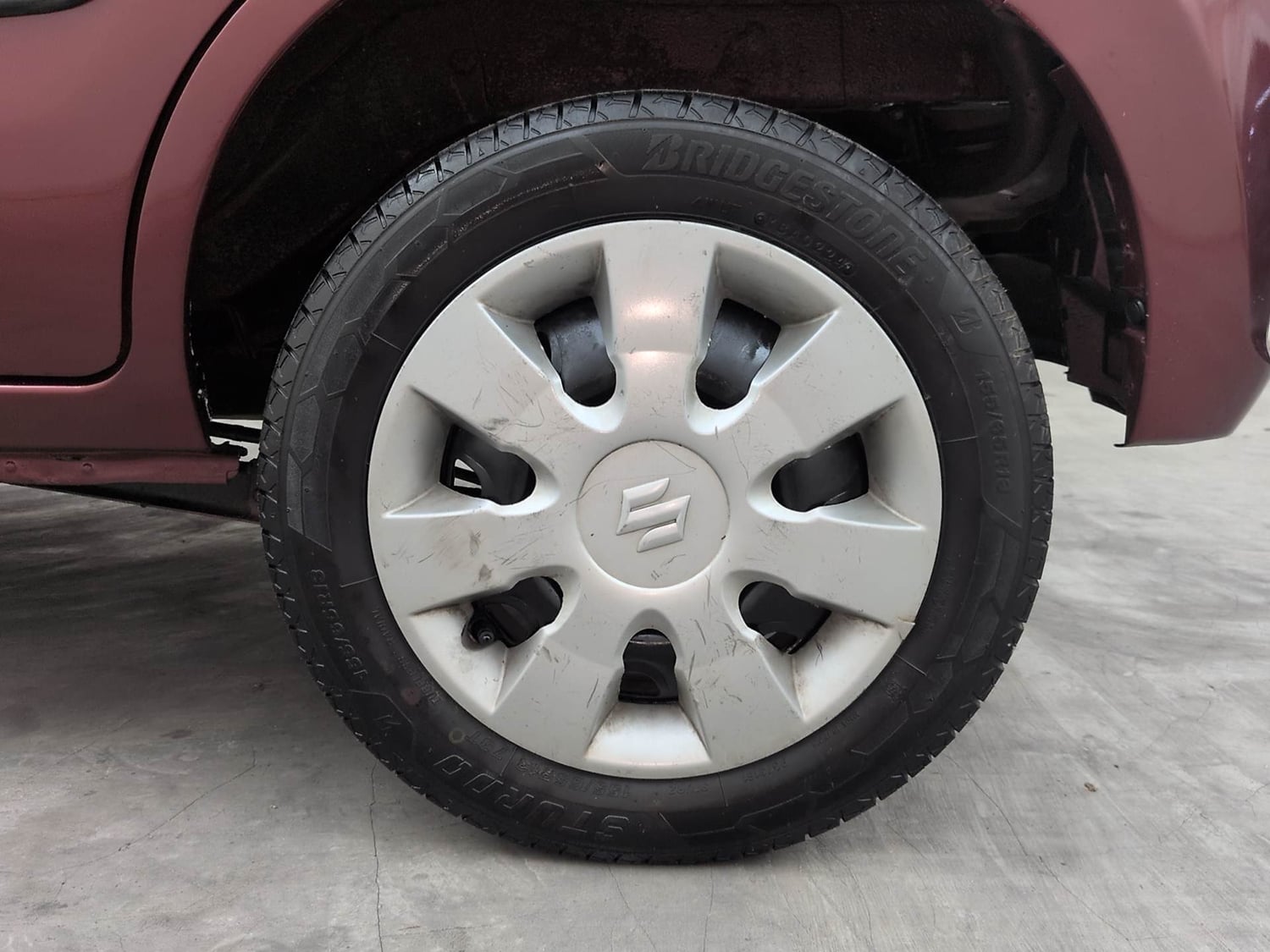 Used 2017 Maruti Suzuki Alto K10 VXi Petrol Manual tyres LEFT REAR TYRE RIM VIEW