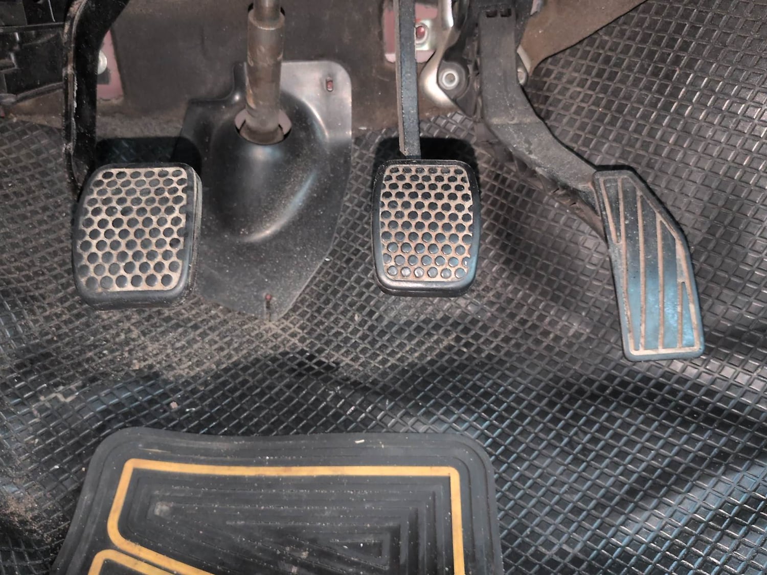 Used 2017 Maruti Suzuki Alto K10 VXi Petrol Manual interior PEDALS VIEW