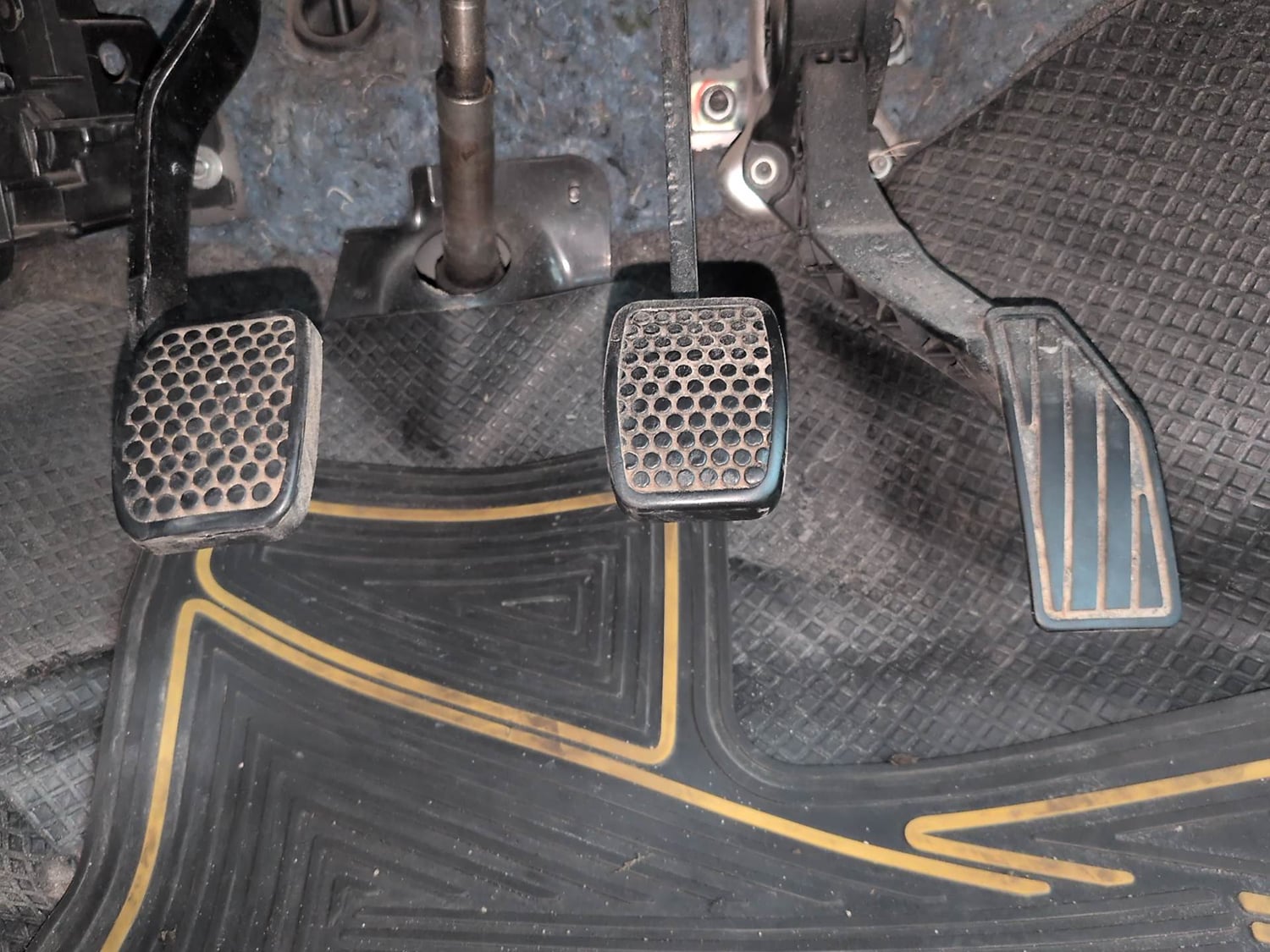 Used 2017 Maruti Suzuki Alto 800 LXi Petrol Manual interior PEDALS VIEW