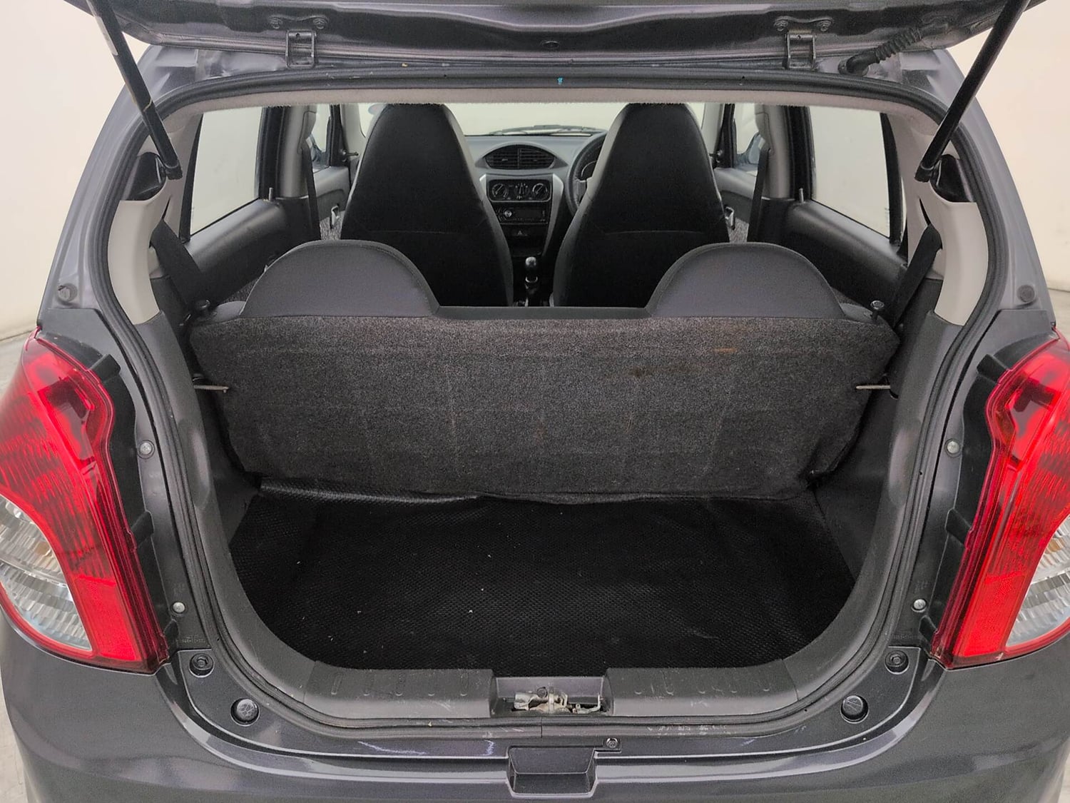 Used 2017 Maruti Suzuki Alto 800 LXi Petrol Manual interior DICKY INSIDE VIEW