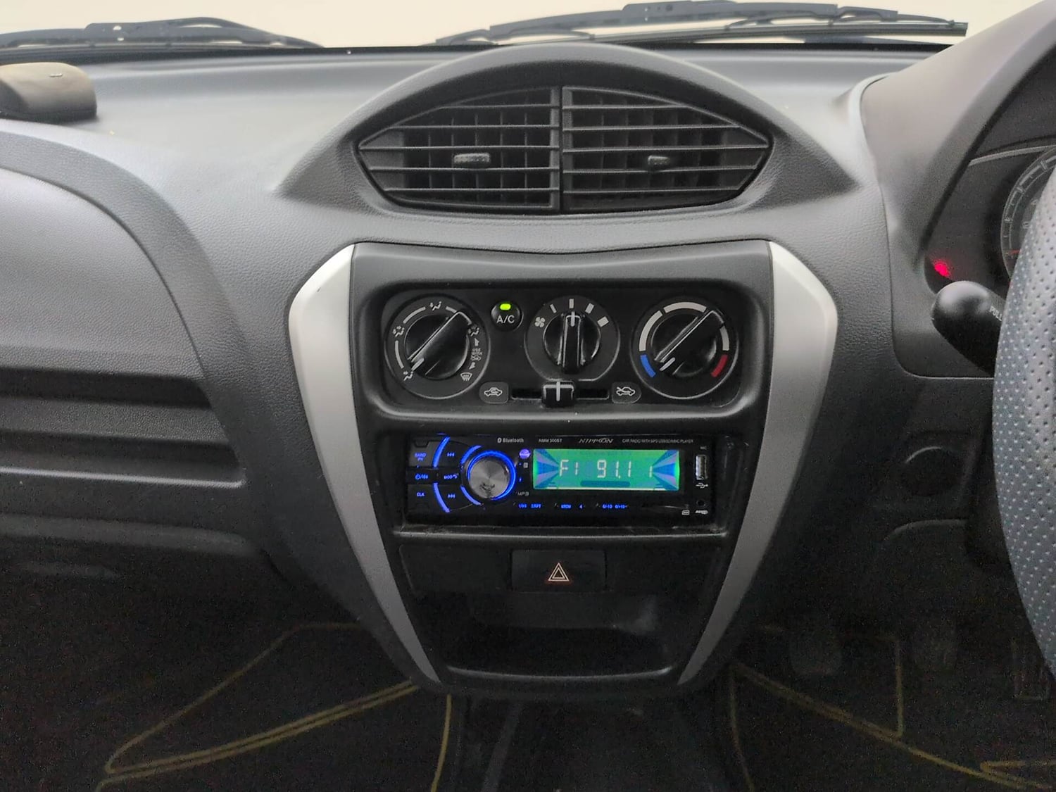Used 2017 Maruti Suzuki Alto 800 LXi Petrol Manual interior MUSIC SYSTEM & AC CONTROL VIEW