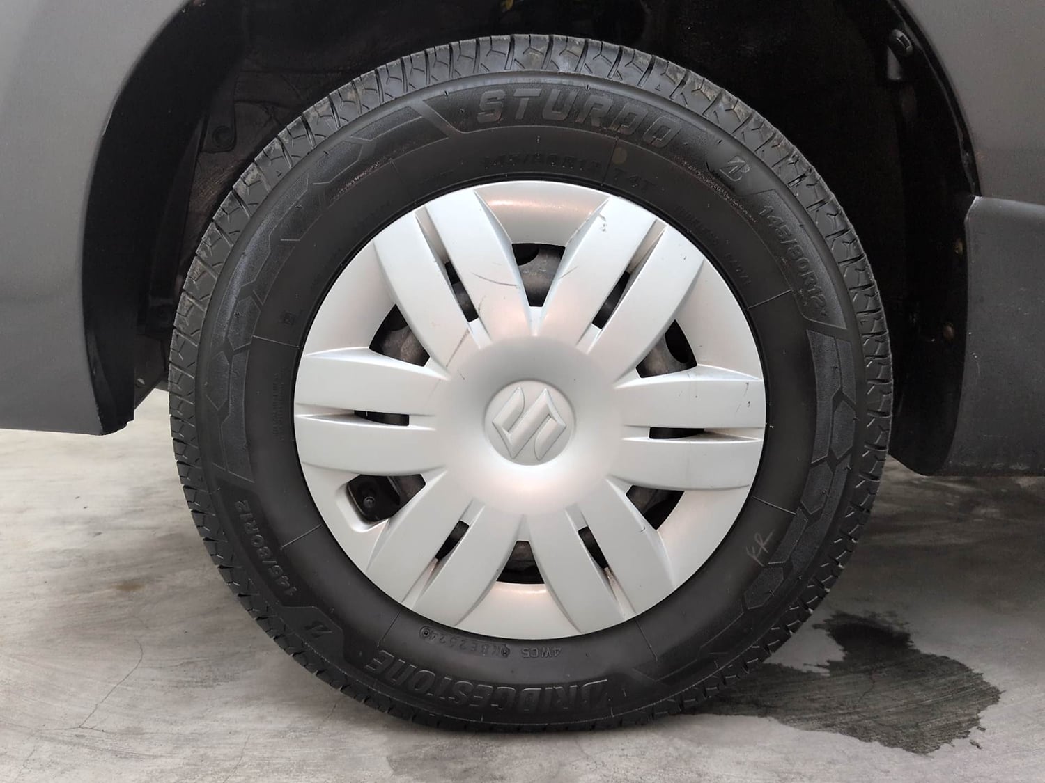 Used 2017 Maruti Suzuki Alto 800 LXi Petrol Manual tyres LEFT FRONT TYRE RIM VIEW