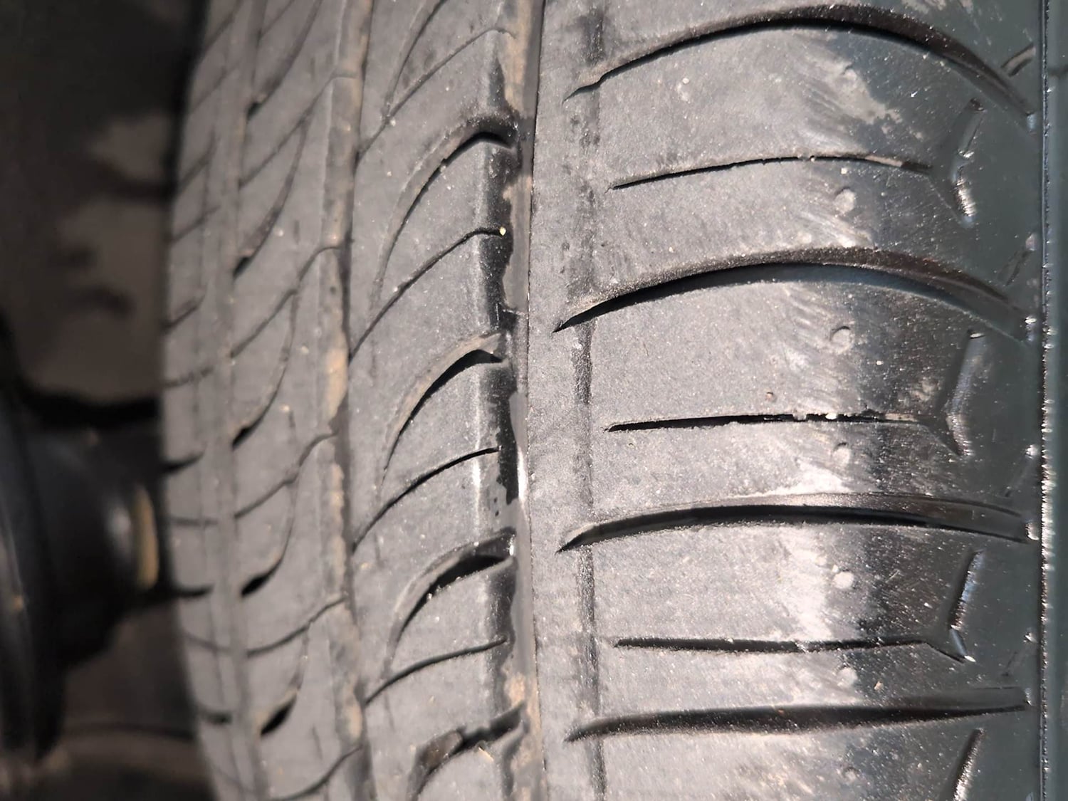 Used 2017 Maruti Suzuki Alto 800 LXi Petrol Manual tyres RIGHT FRONT TYRE TREAD VIEW
