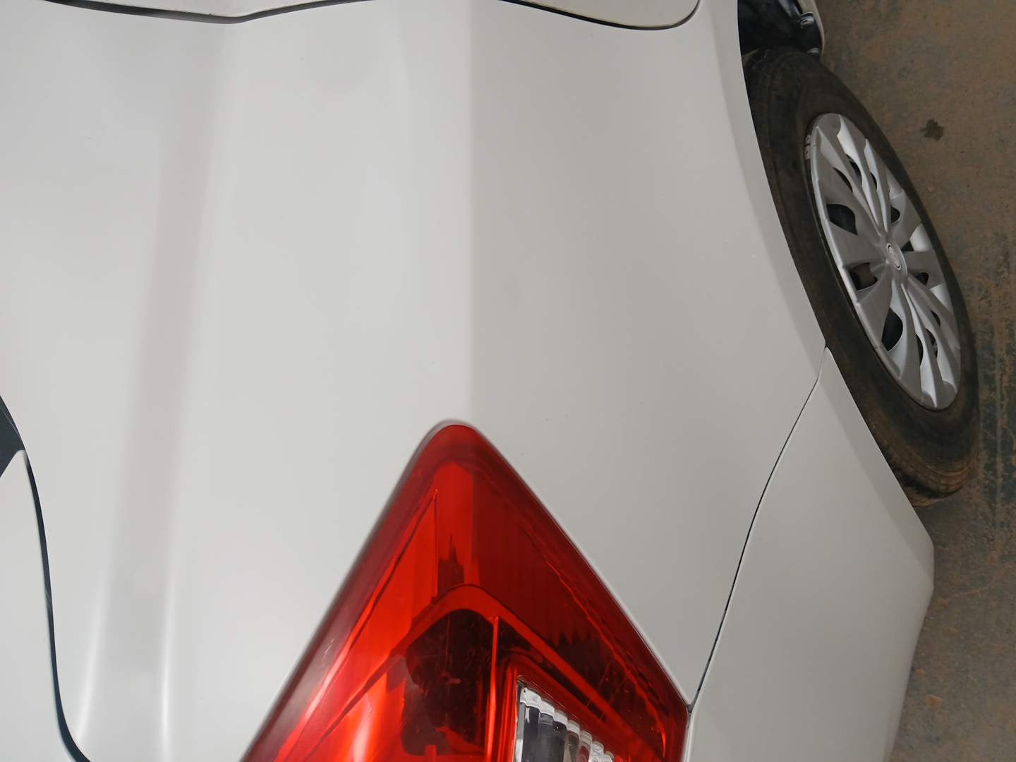Used 2014 Maruti Suzuki Swift Dzire VXI Petrol Manual dents MINOR DENT