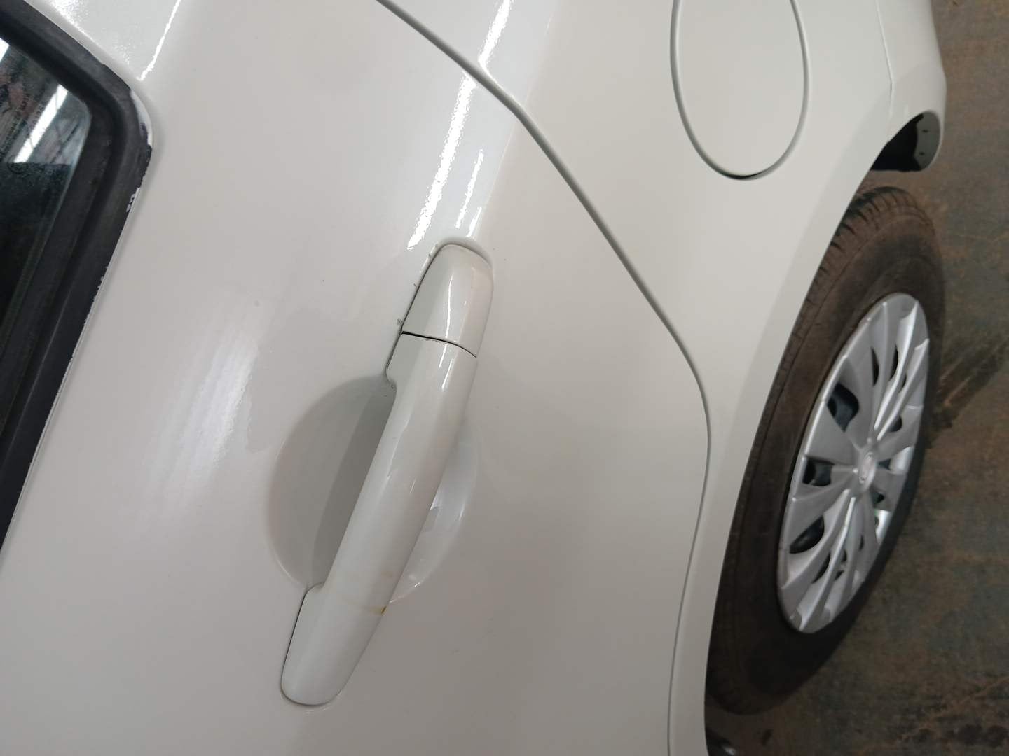 Used 2014 Maruti Suzuki Swift Dzire VXI Petrol Manual dents MINOR SCRATCH