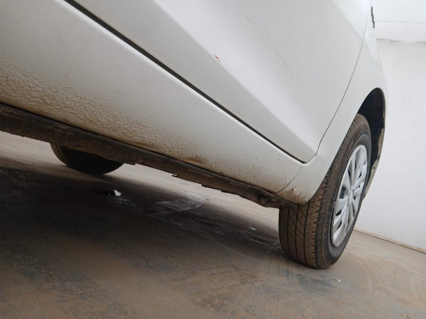 Used 2014 Maruti Suzuki Swift Dzire VXI Petrol Manual dents MINOR DENT