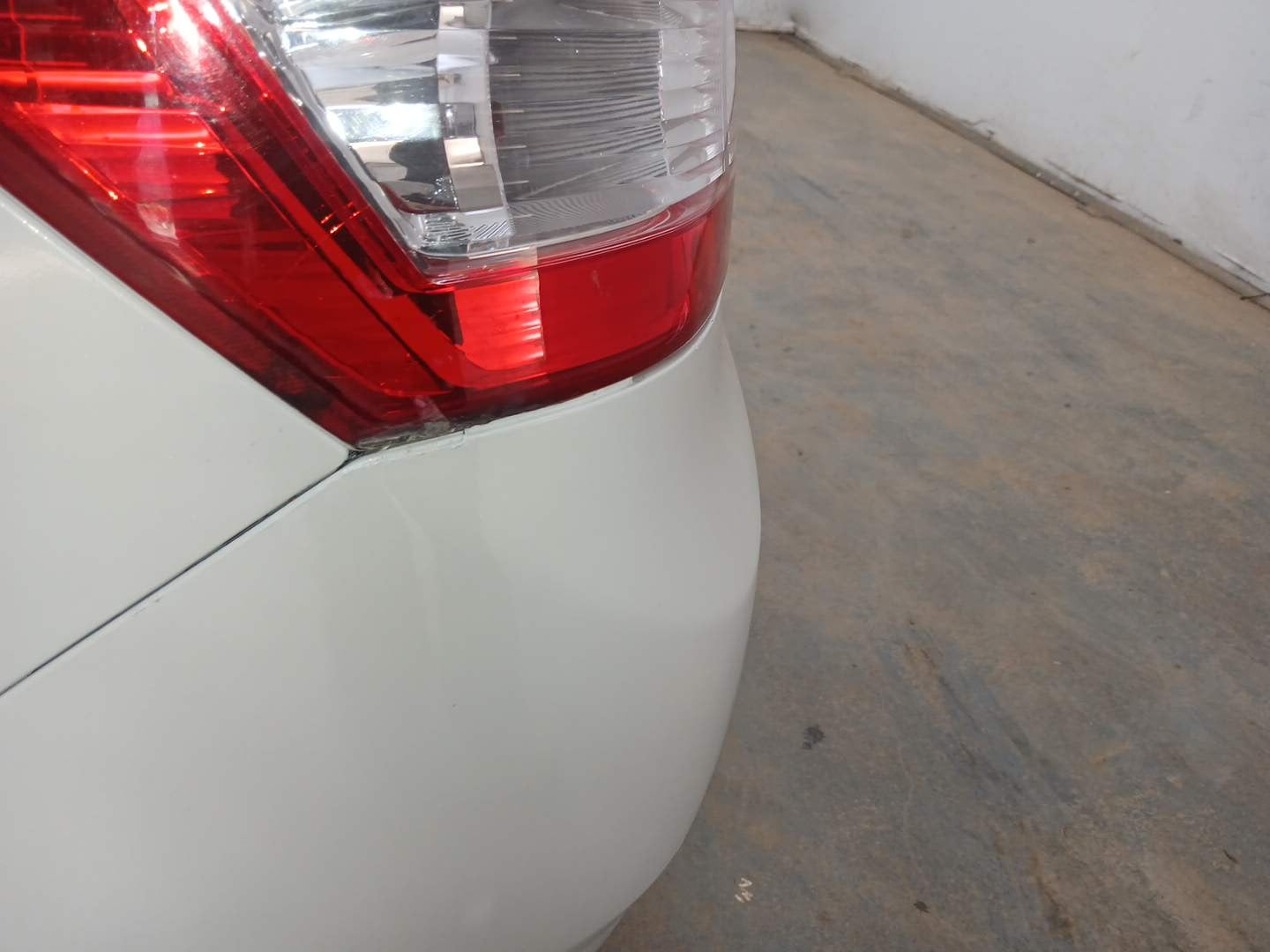 Used 2014 Maruti Suzuki Swift Dzire VXI Petrol Manual dents MINOR SCRATCH