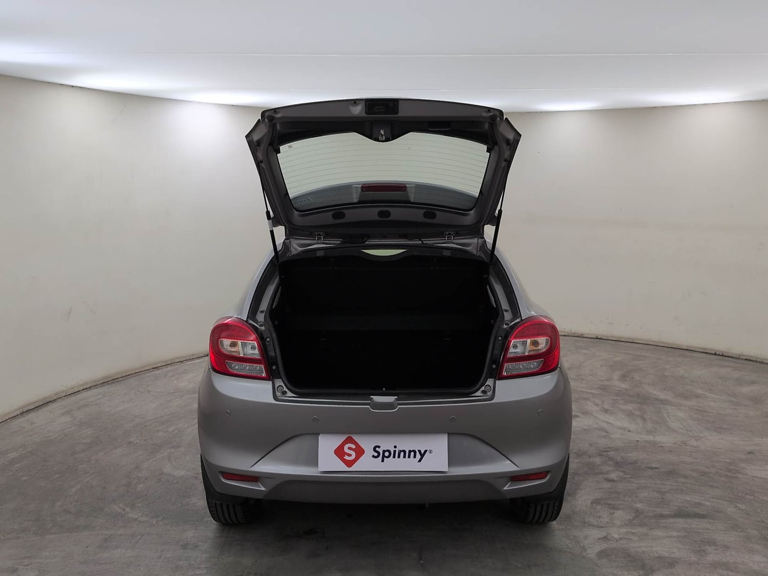 Used 2019 Toyota Glanza V CVT Petrol Automatic interior DICKY DOOR OPEN VIEW