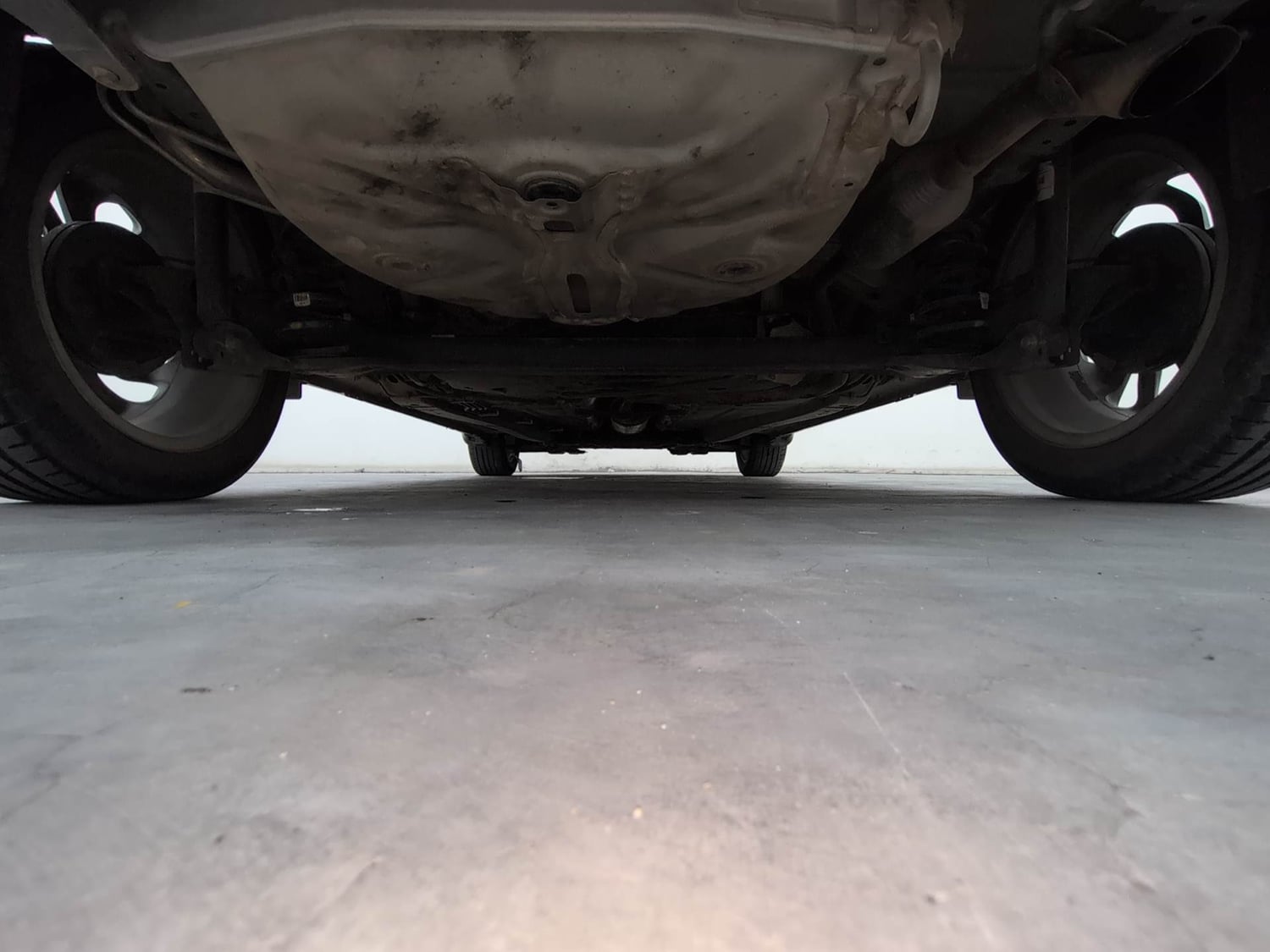 Used 2019 Toyota Glanza V CVT Petrol Automatic extra REAR UNDERBODY VIEW (TAKEN FROM REAR)