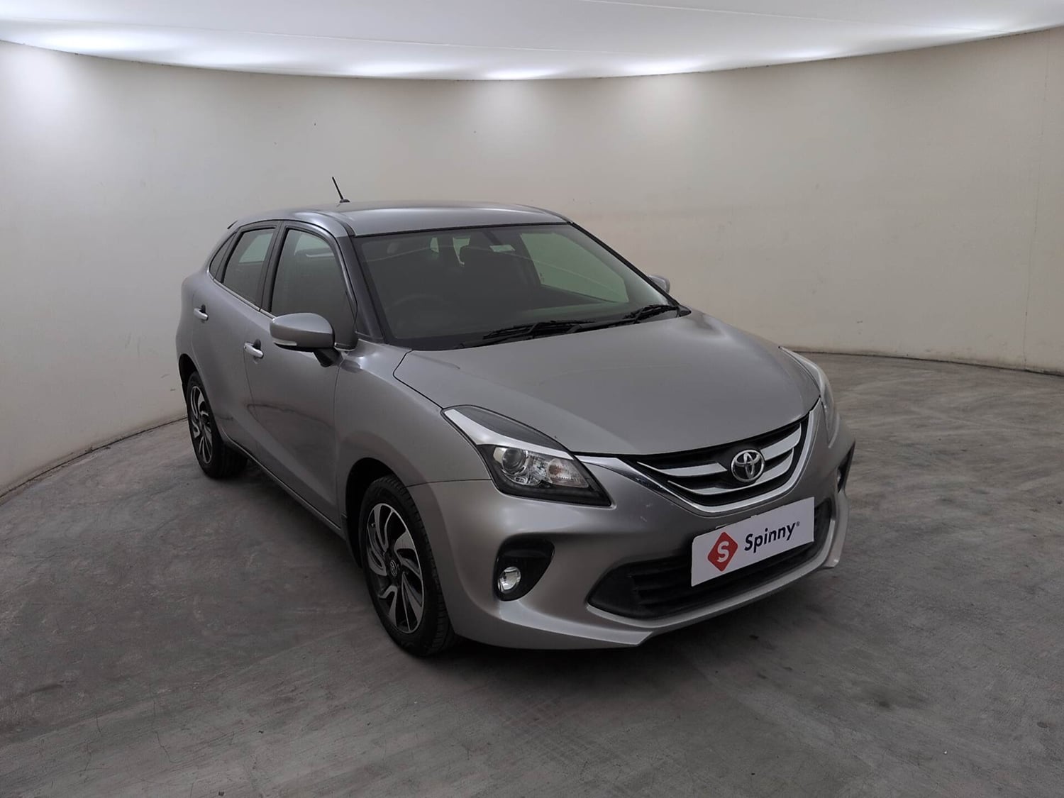 Used 2019 Toyota Glanza V CVT Petrol Automatic exterior RIGHT FRONT CORNER VIEW