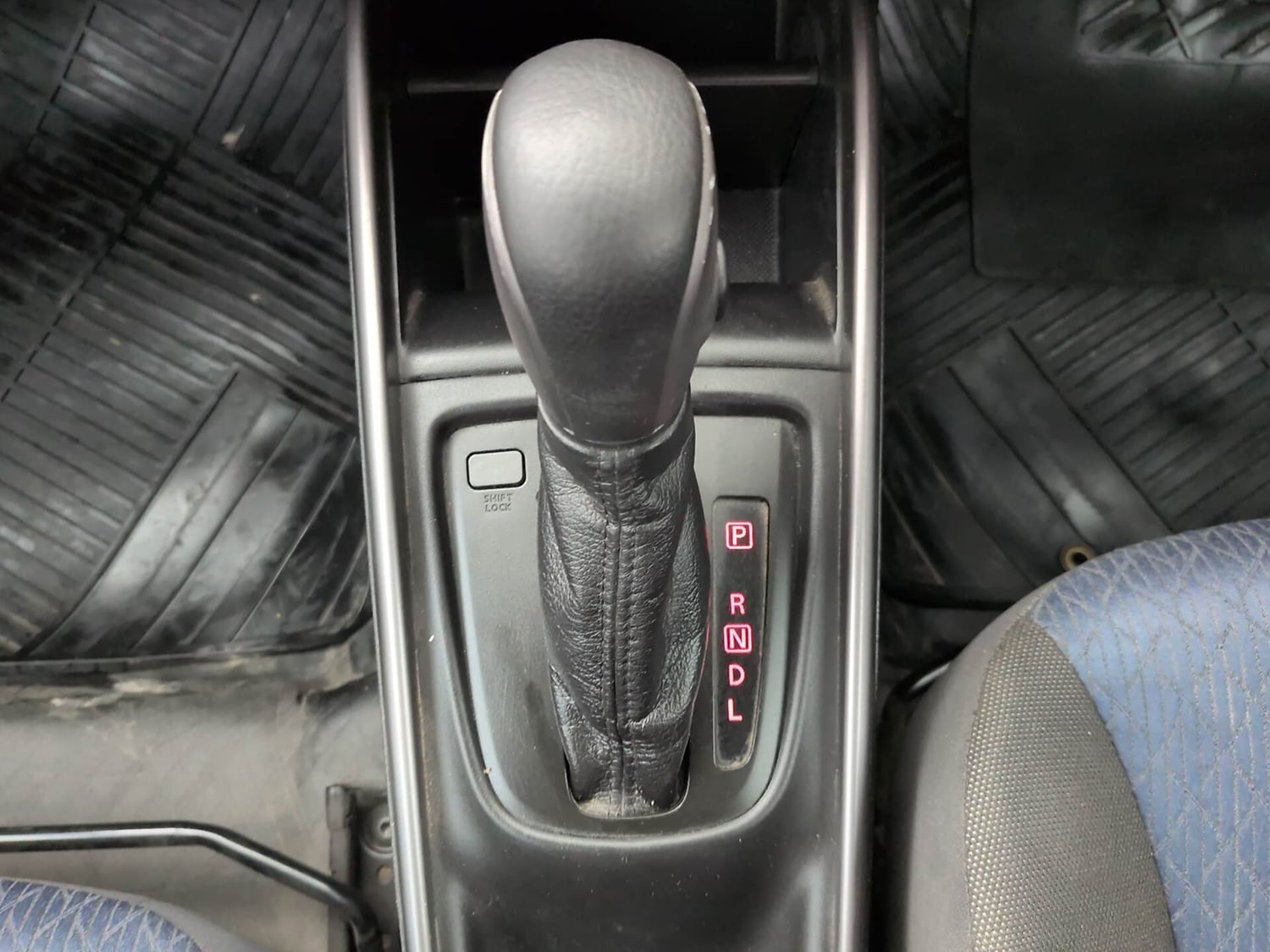 Used 2019 Toyota Glanza V CVT Petrol Automatic interior GEAR  KNOB VIEW