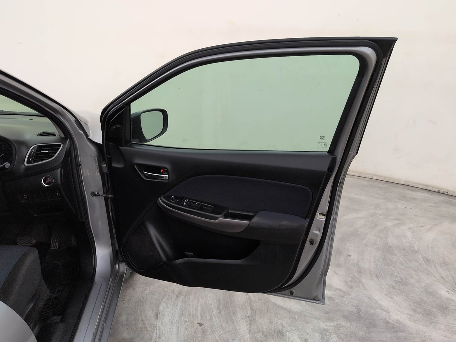 Used 2019 Toyota Glanza V CVT Petrol Automatic interior RIGHT FRONT DOOR OPEN VIEW
