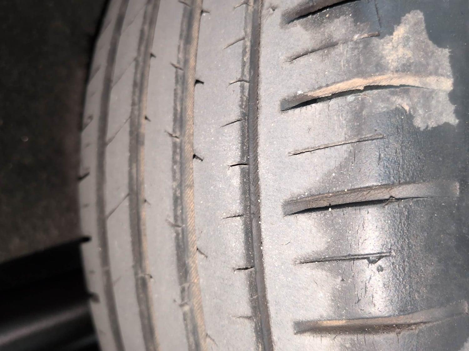 Used 2019 Toyota Glanza V CVT Petrol Automatic tyres RIGHT REAR TYRE TREAD VIEW