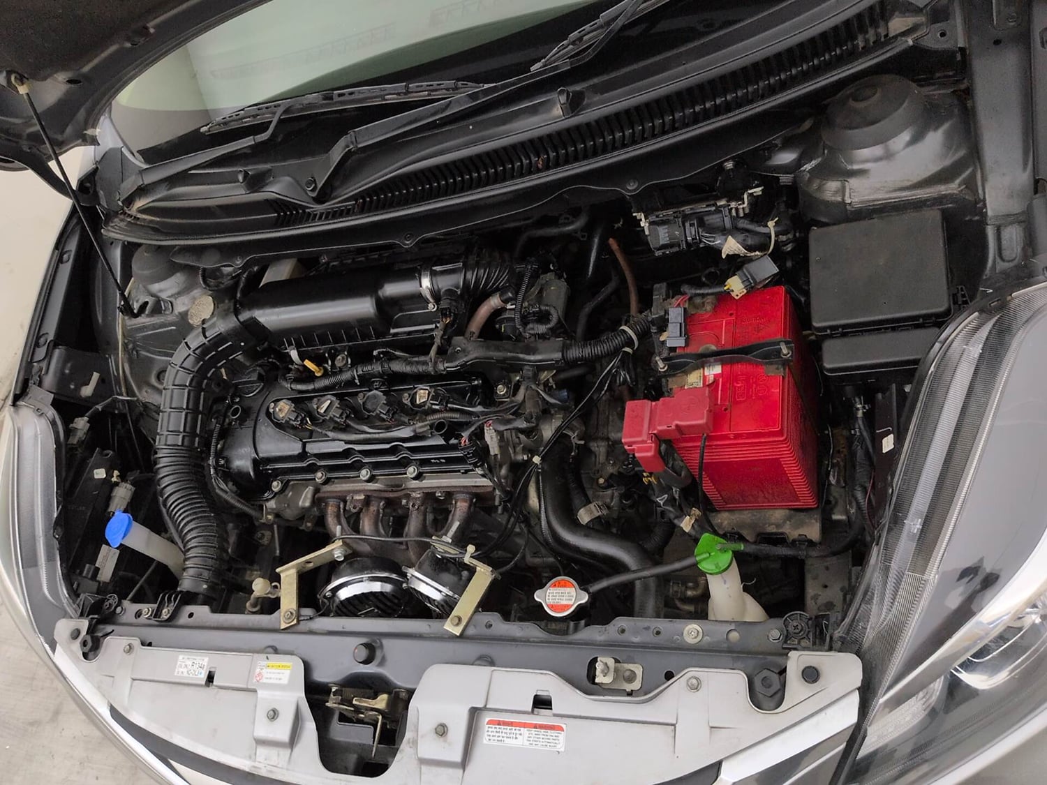Used 2019 Toyota Glanza V CVT Petrol Automatic engine ENGINE LEFT SIDE VIEW