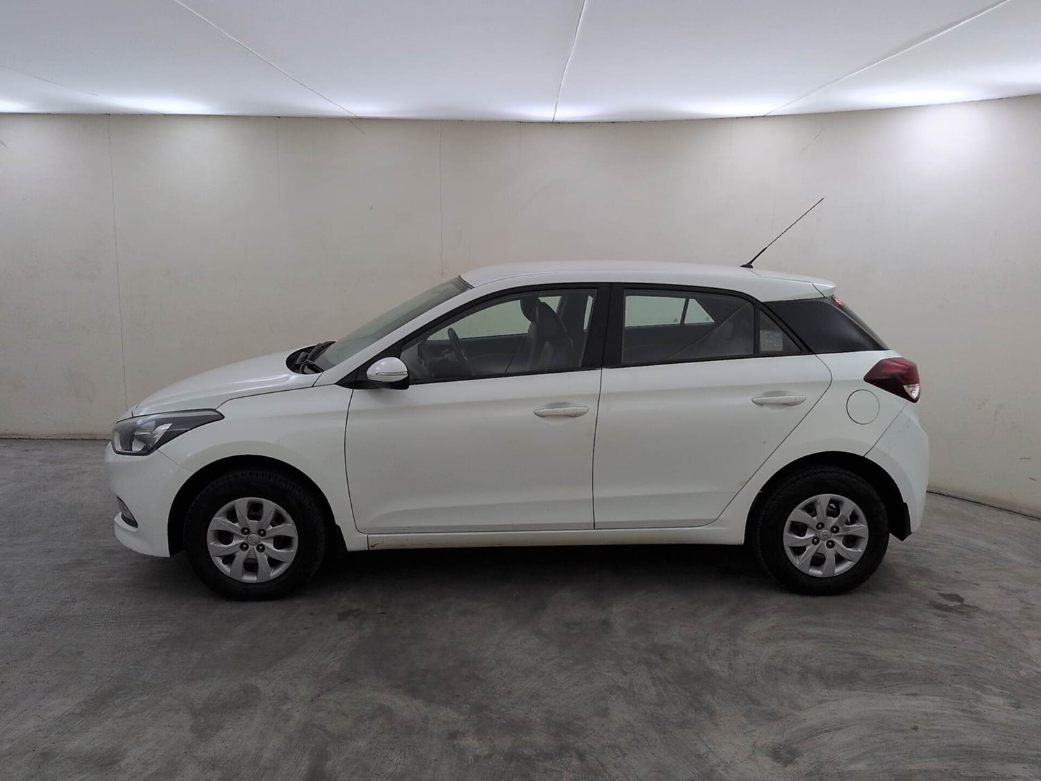 Used 2017 Hyundai Elite i20 Sportz 1.2 Petrol Manual exterior LEFT SIDE VIEW