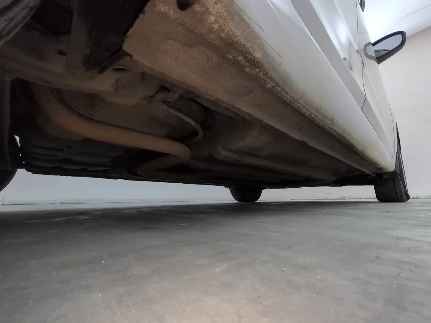 Used 2017 Hyundai Elite i20 Sportz 1.2 Petrol Manual extra REAR RIGHT UNDERBODY VIEW