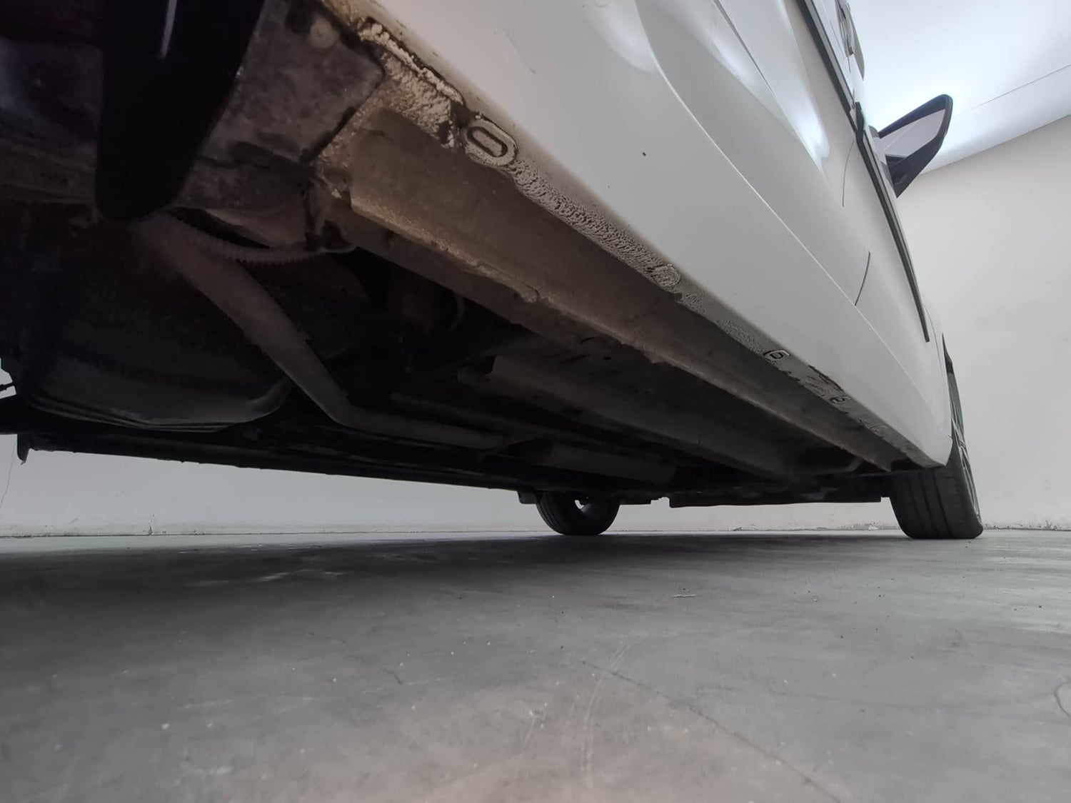 Used 2023 Tata Altroz XZ Plus Petrol Petrol Manual extra REAR RIGHT UNDERBODY VIEW