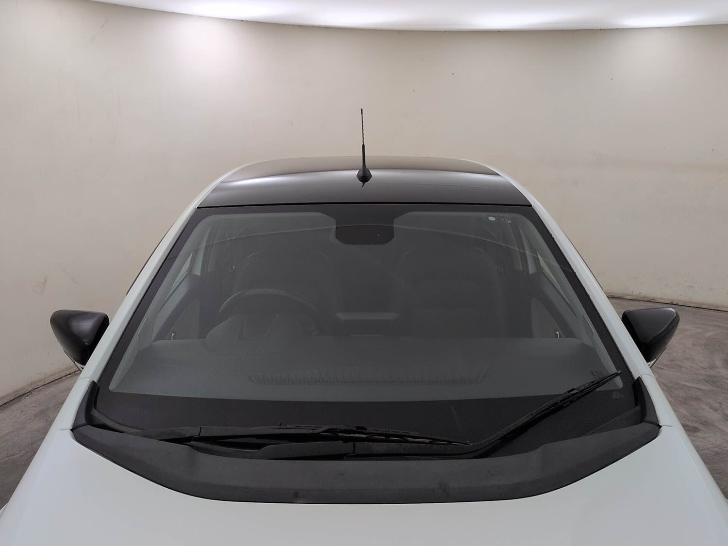 Used 2023 Tata Altroz XZ Plus Petrol Petrol Manual exterior FRONT WINDSHIELD VIEW