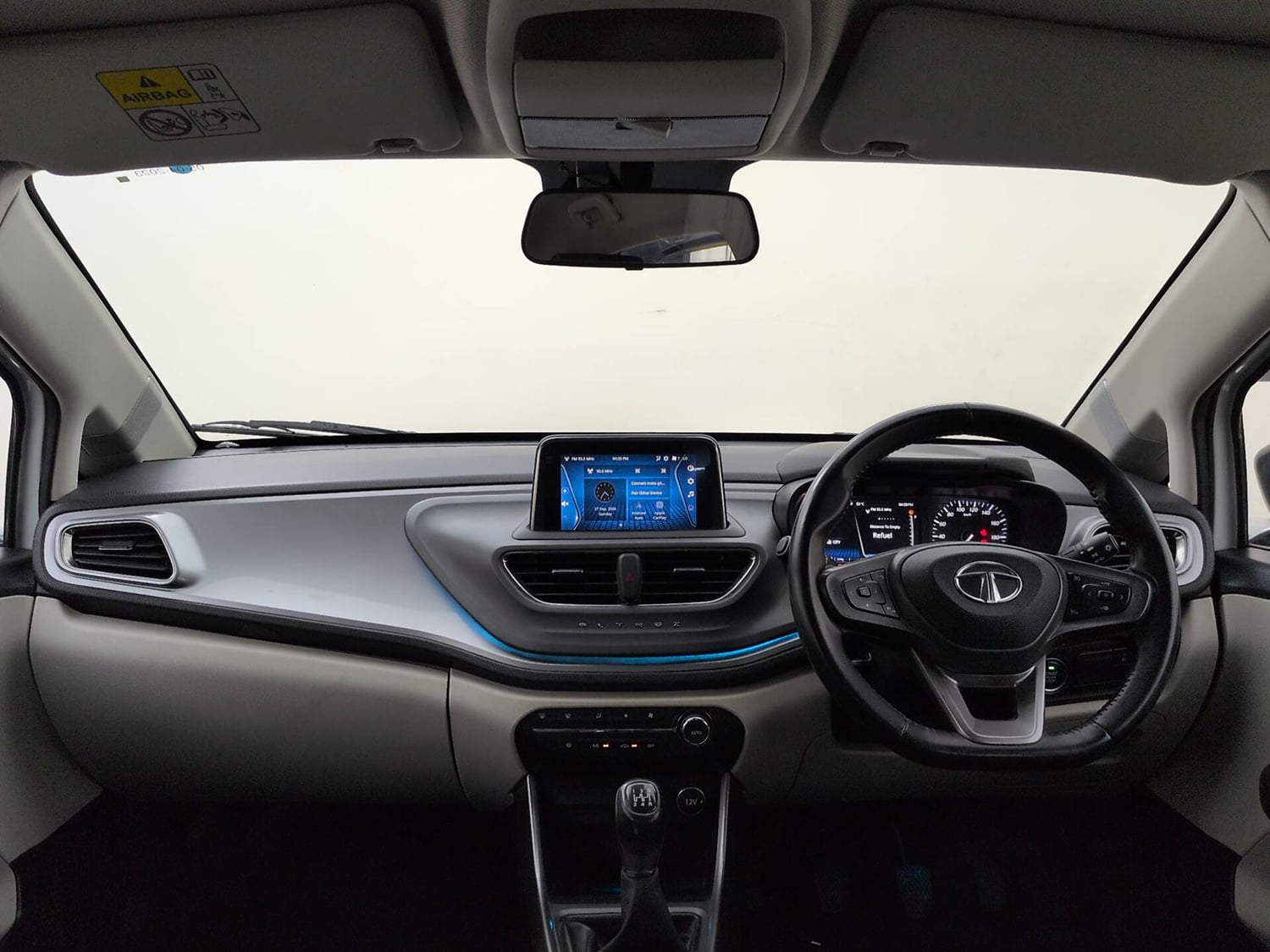 Used 2023 Tata Altroz XZ Plus Petrol Petrol Manual interior DASHBOARD VIEW