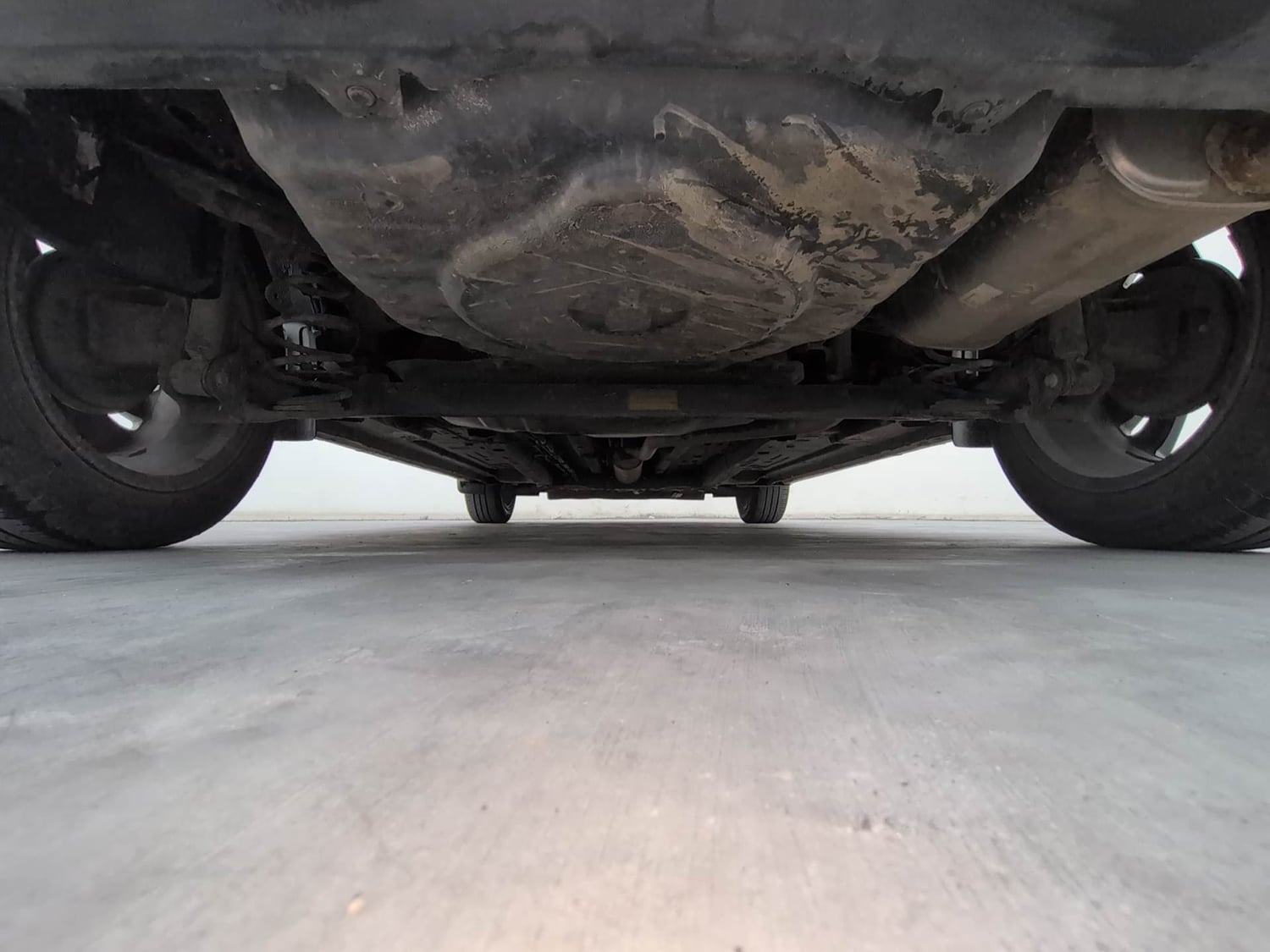 Used 2023 Tata Altroz XZ Plus Petrol Petrol Manual extra REAR UNDERBODY VIEW (TAKEN FROM REAR)