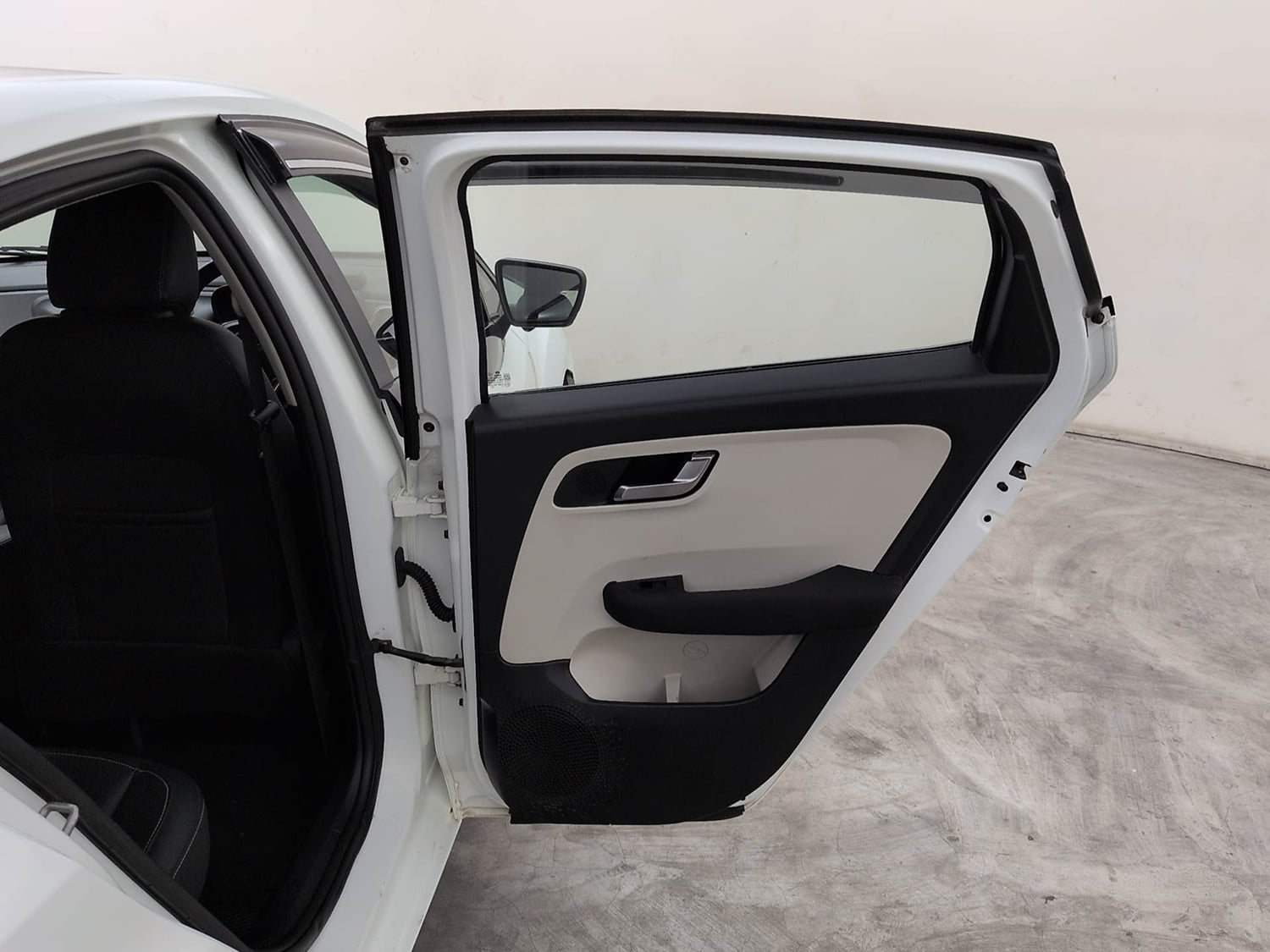 Used 2023 Tata Altroz XZ Plus Petrol Petrol Manual interior RIGHT REAR DOOR OPEN VIEW