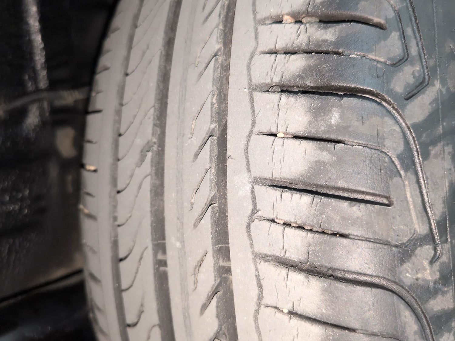 Used 2023 Tata Altroz XZ Plus Petrol Petrol Manual tyres RIGHT REAR TYRE TREAD VIEW