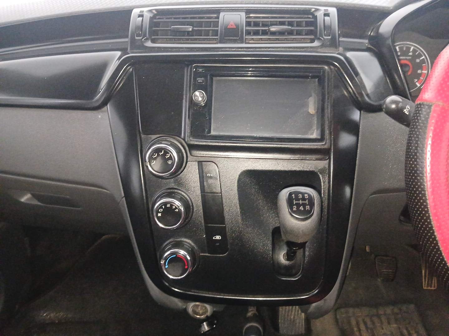 Used 2019 Mahindra KUV100 NXT K2 6 STR Petrol Manual interior MUSIC SYSTEM & AC CONTROL VIEW