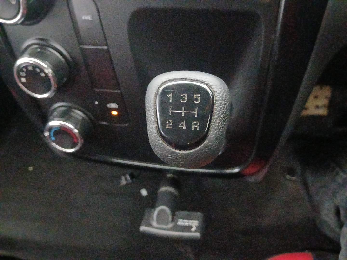 Used 2019 Mahindra KUV100 NXT K2 6 STR Petrol Manual interior GEAR  KNOB VIEW