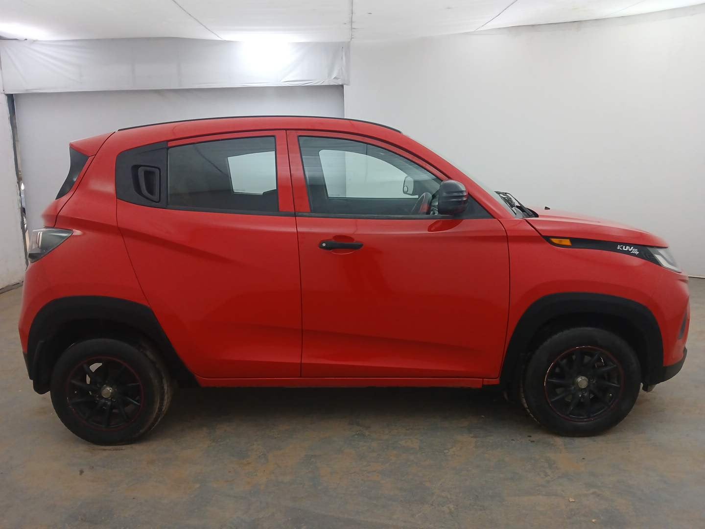 Used 2019 Mahindra KUV100 NXT K2 6 STR Petrol Manual exterior RIGHT SIDE VIEW