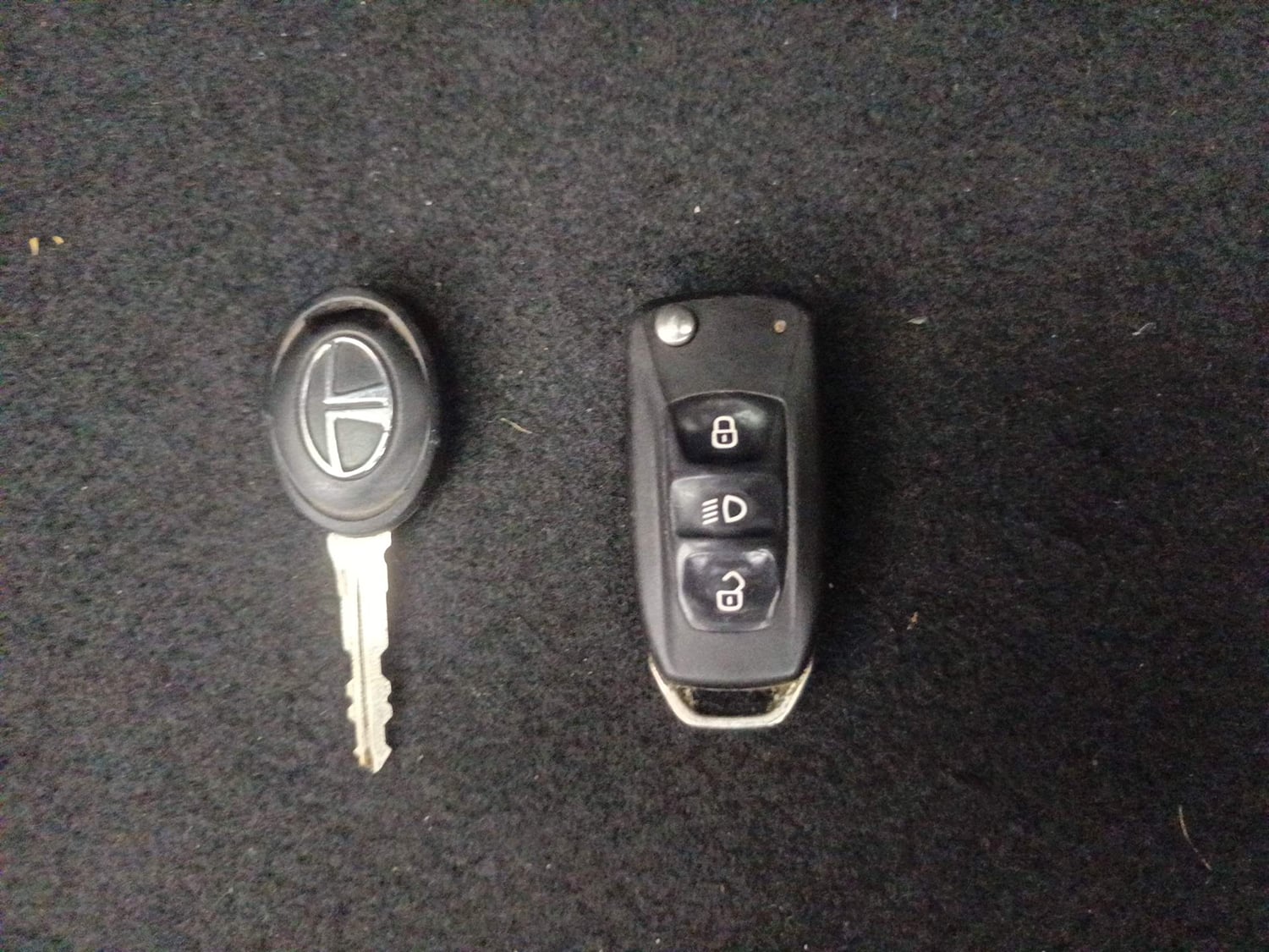 Used 2019 Tata Tiago Revotron XT Petrol Manual extra CAR KEY VIEW