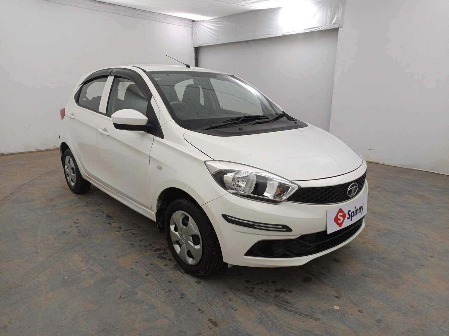 Used 2019 Tata Tiago Revotron XT Petrol Manual exterior RIGHT FRONT CORNER VIEW