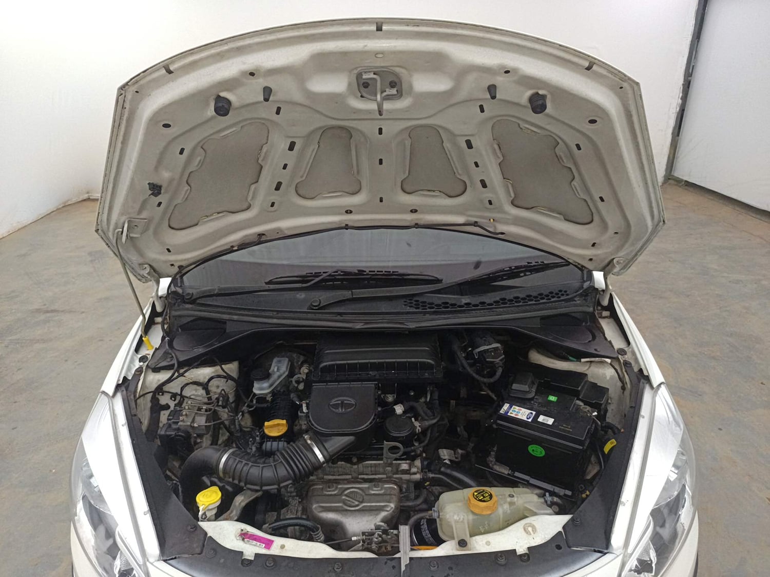 Used 2019 Tata Tiago Revotron XT Petrol Manual engine ENGINE & BONNET OPEN FRONT VIEW