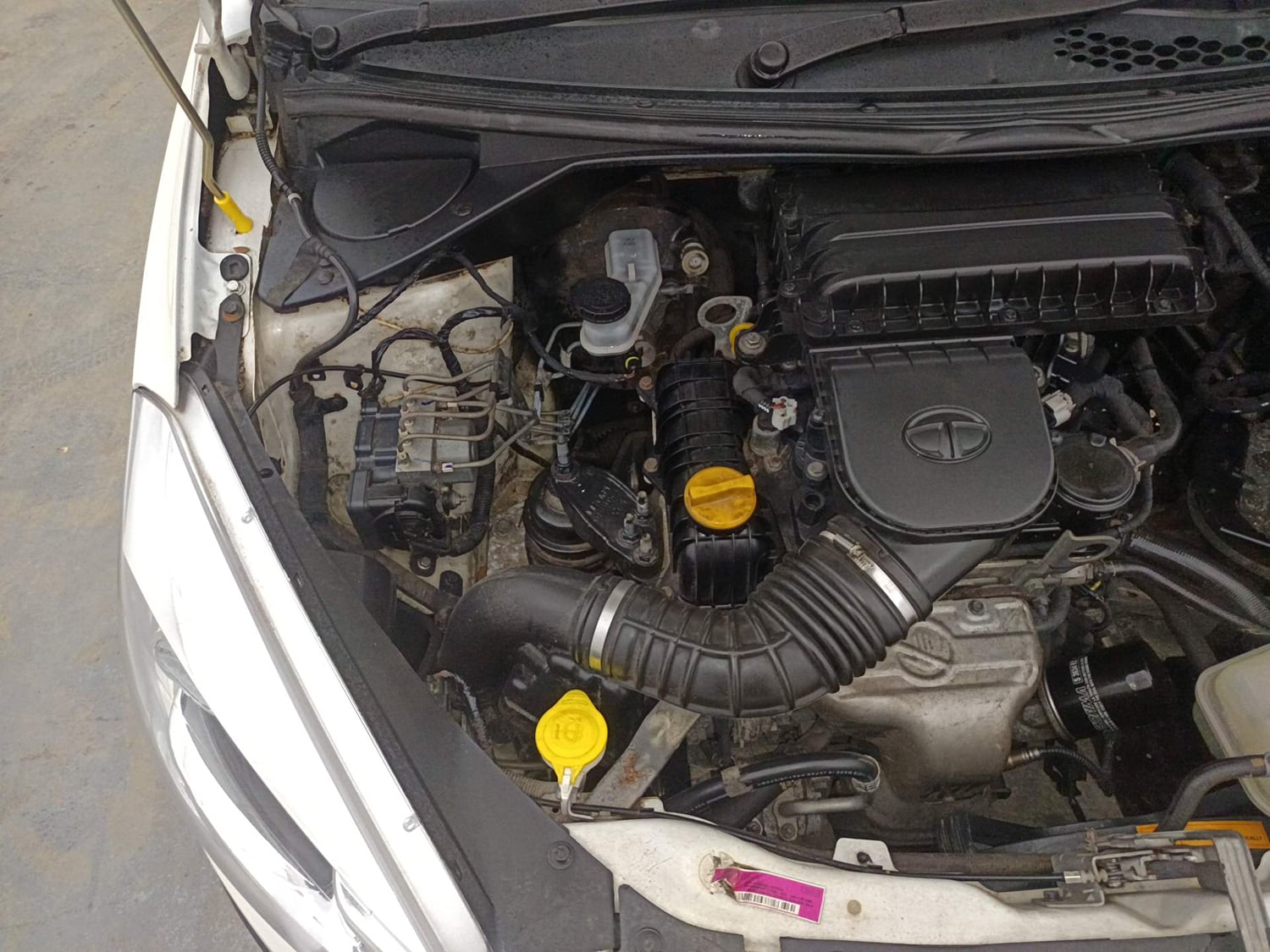 Used 2019 Tata Tiago Revotron XT Petrol Manual engine ENGINE RIGHT SIDE VIEW
