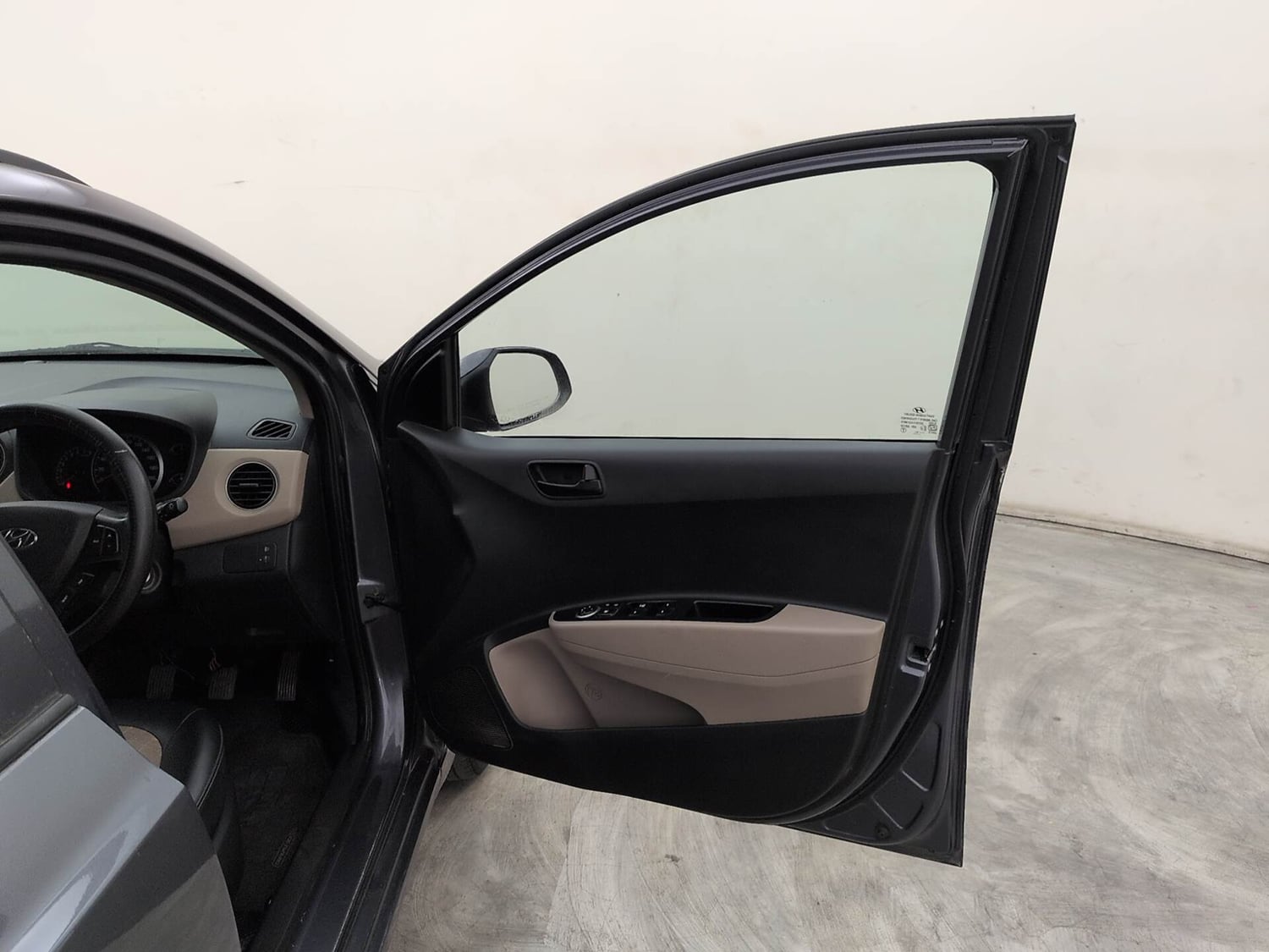 Used 2019 Hyundai Grand i10 Magna 1.2 Kappa VTVT Petrol Manual interior RIGHT FRONT DOOR OPEN VIEW