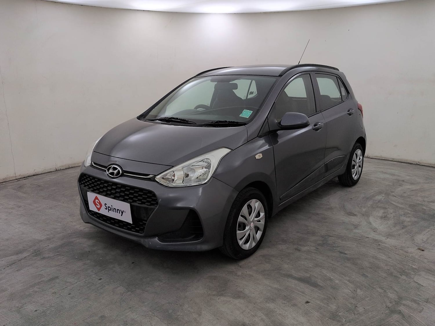 Used 2019 Hyundai Grand i10 Magna 1.2 Kappa VTVT Petrol Manual exterior LEFT FRONT CORNER VIEW