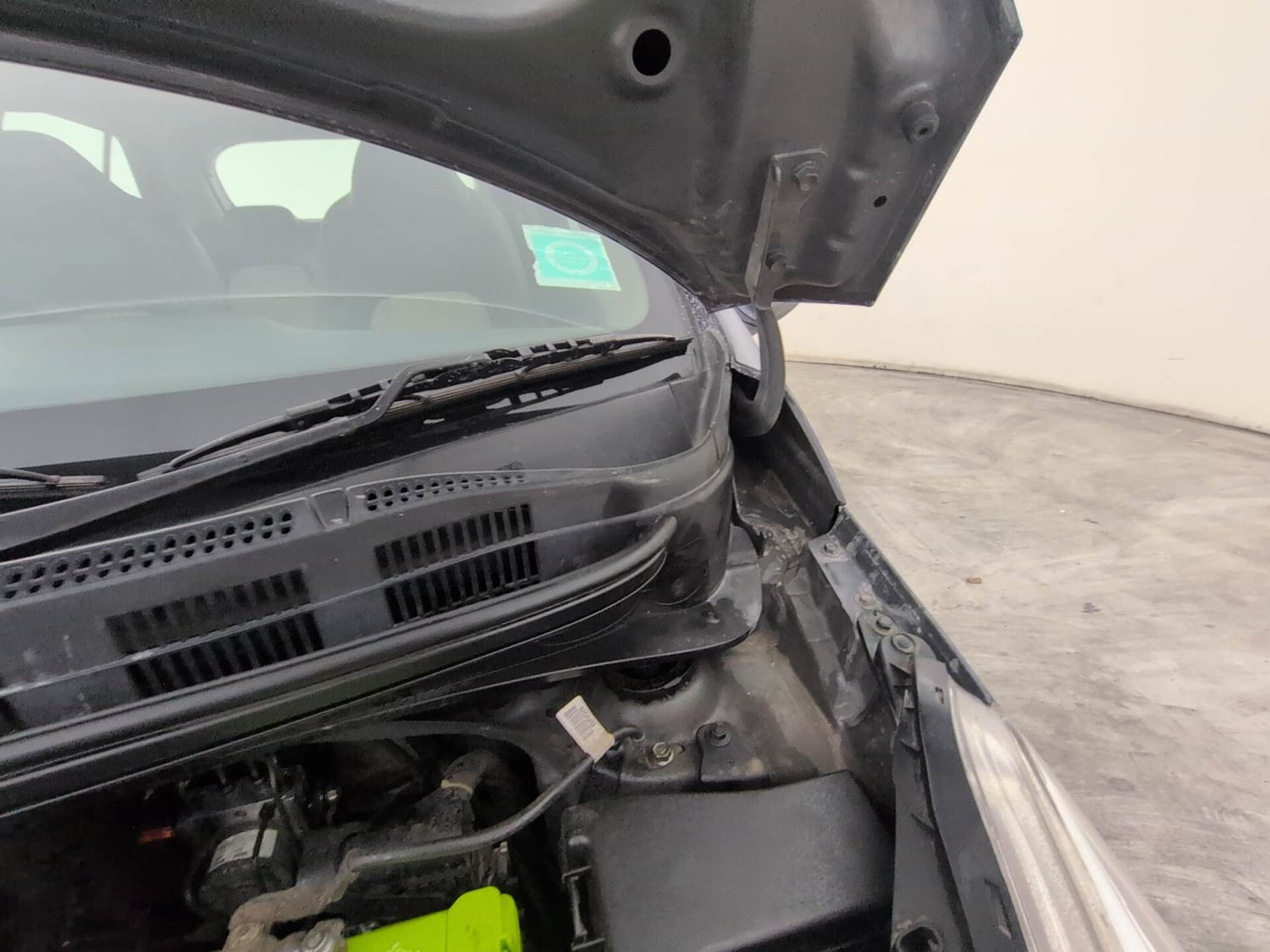 Used 2019 Hyundai Grand i10 Magna 1.2 Kappa VTVT Petrol Manual engine ENGINE LEFT SIDE HINGE & APRON VIEW