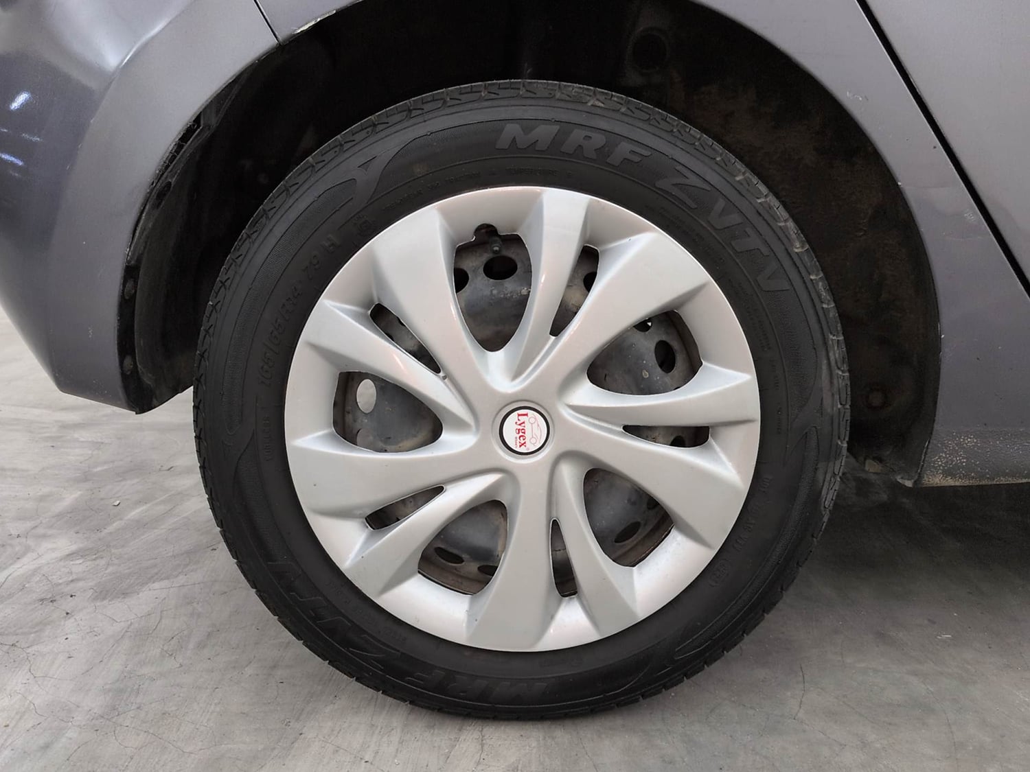 Used 2019 Hyundai Grand i10 Magna 1.2 Kappa VTVT Petrol Manual tyres RIGHT REAR TYRE RIM VIEW