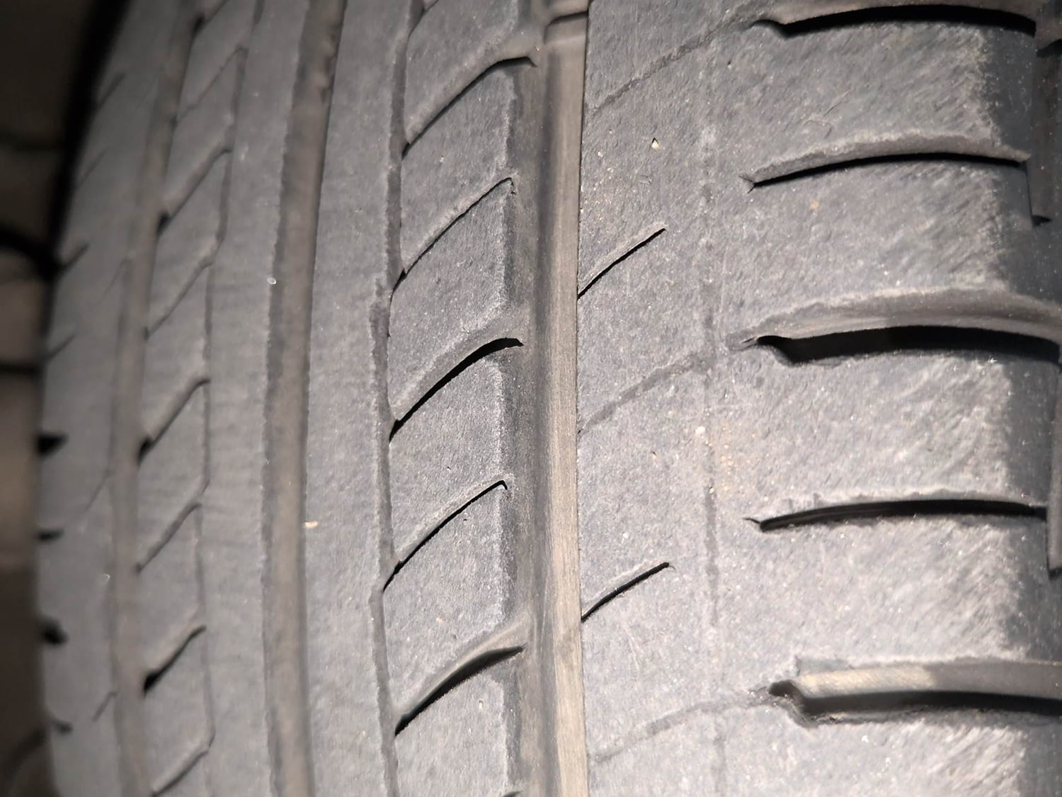 Used 2019 Hyundai Grand i10 Magna 1.2 Kappa VTVT Petrol Manual tyres LEFT FRONT TYRE TREAD VIEW