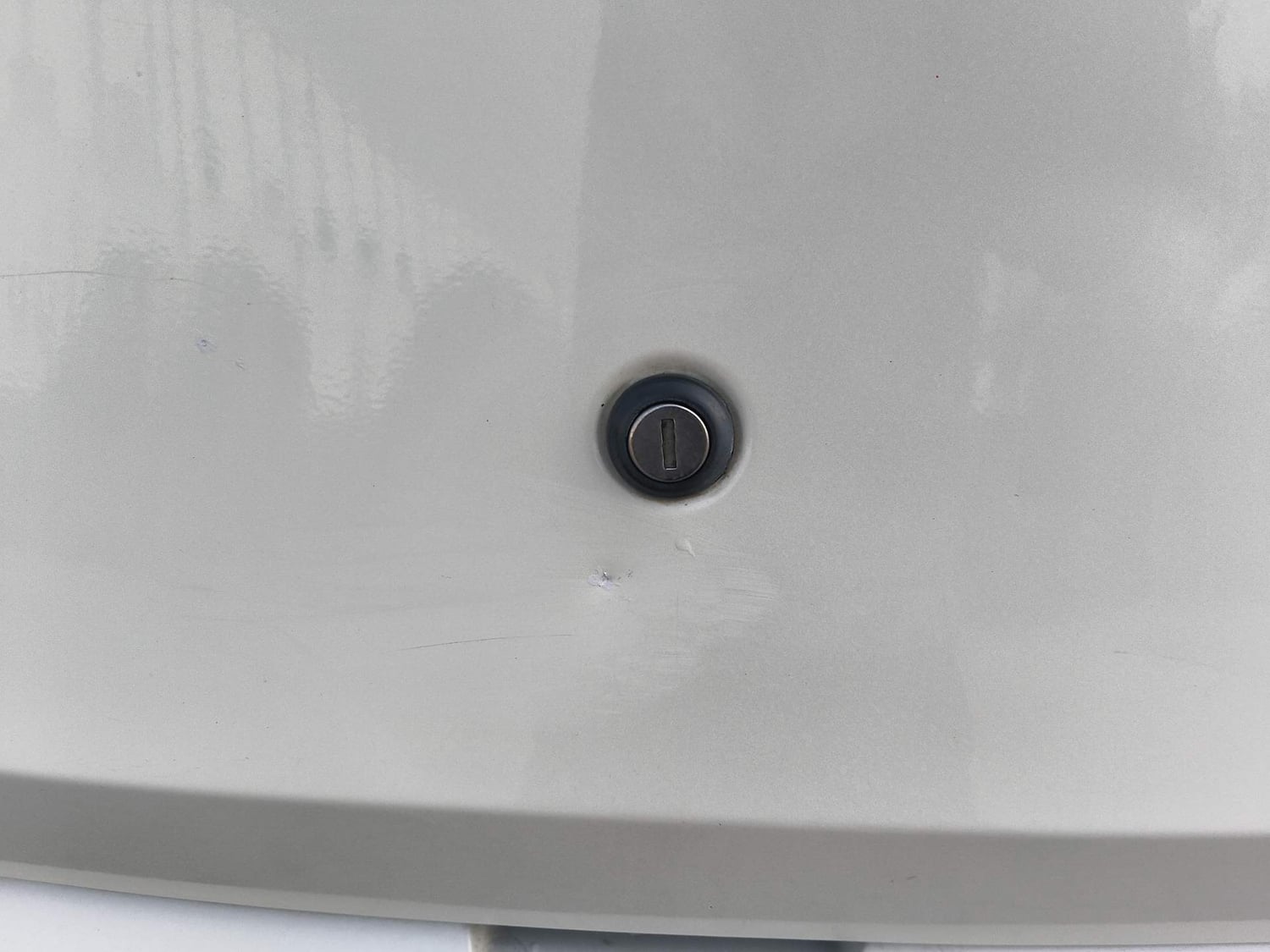 Used 2016 Mahindra KUV100 K4 6 STR Petrol Manual dents MINOR DENT