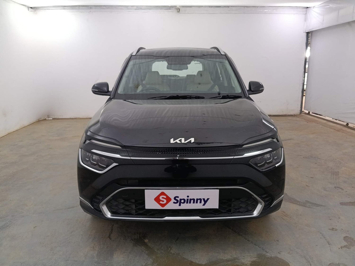 Used 2022 Kia Carens Luxury Plus 1.4 Petrol DCT 6 STR Petrol Automatic exterior FRONT VIEW