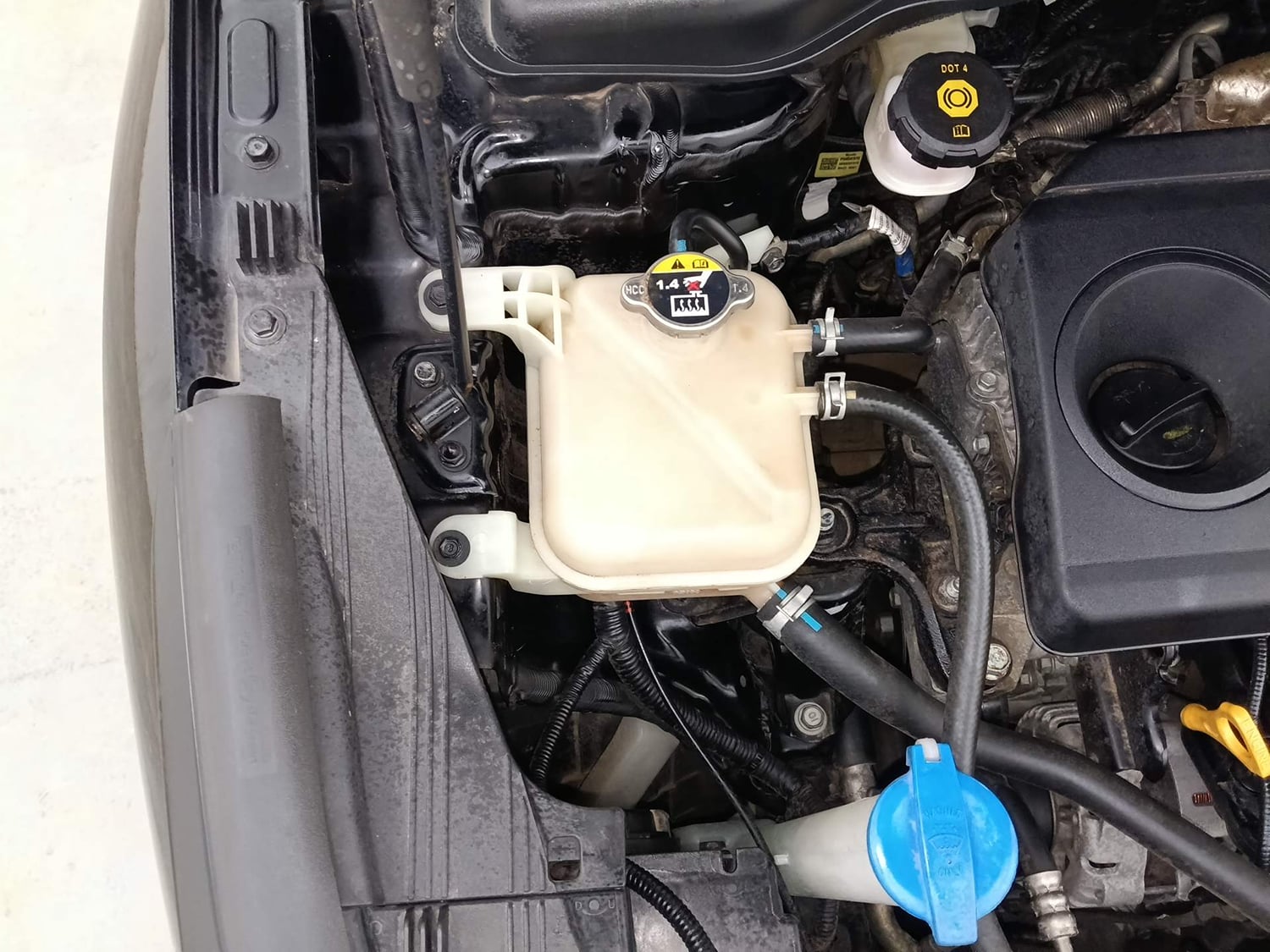 Used 2022 Kia Carens Luxury Plus 1.4 Petrol DCT 6 STR Petrol Automatic engine ENGINE RIGHT SIDE VIEW