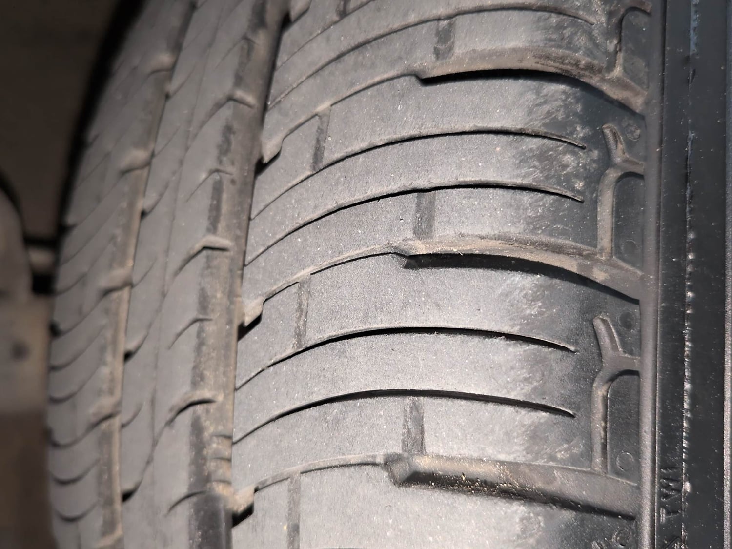 Used 2017 Mahindra KUV100 K6 6 STR Petrol Manual tyres LEFT FRONT TYRE TREAD VIEW