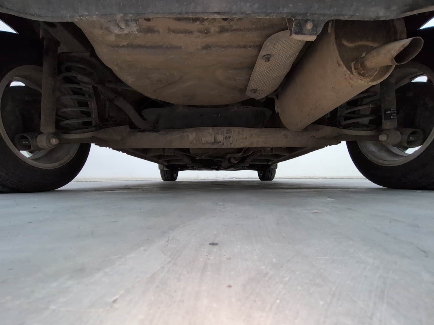 Used 2017 Mahindra KUV100 K6 6 STR Petrol Manual extra REAR UNDERBODY VIEW (TAKEN FROM REAR)